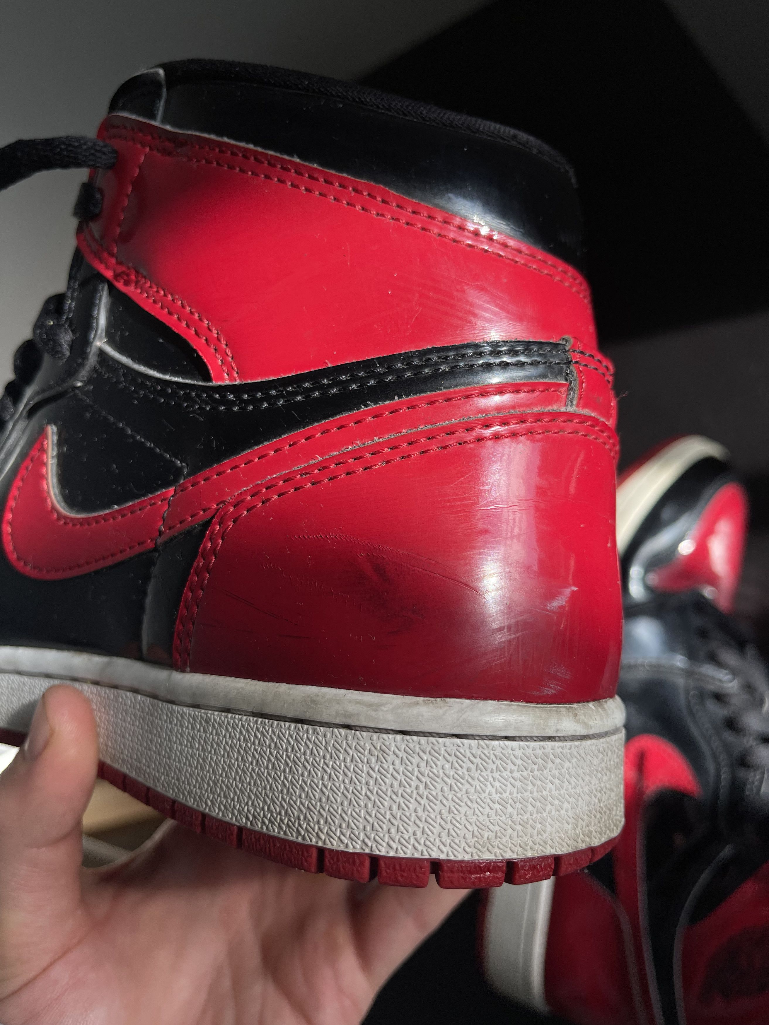 Nike Jordan 1 Patent Bred Size US 8.5 / EU 41-42 - 4 Thumbnail