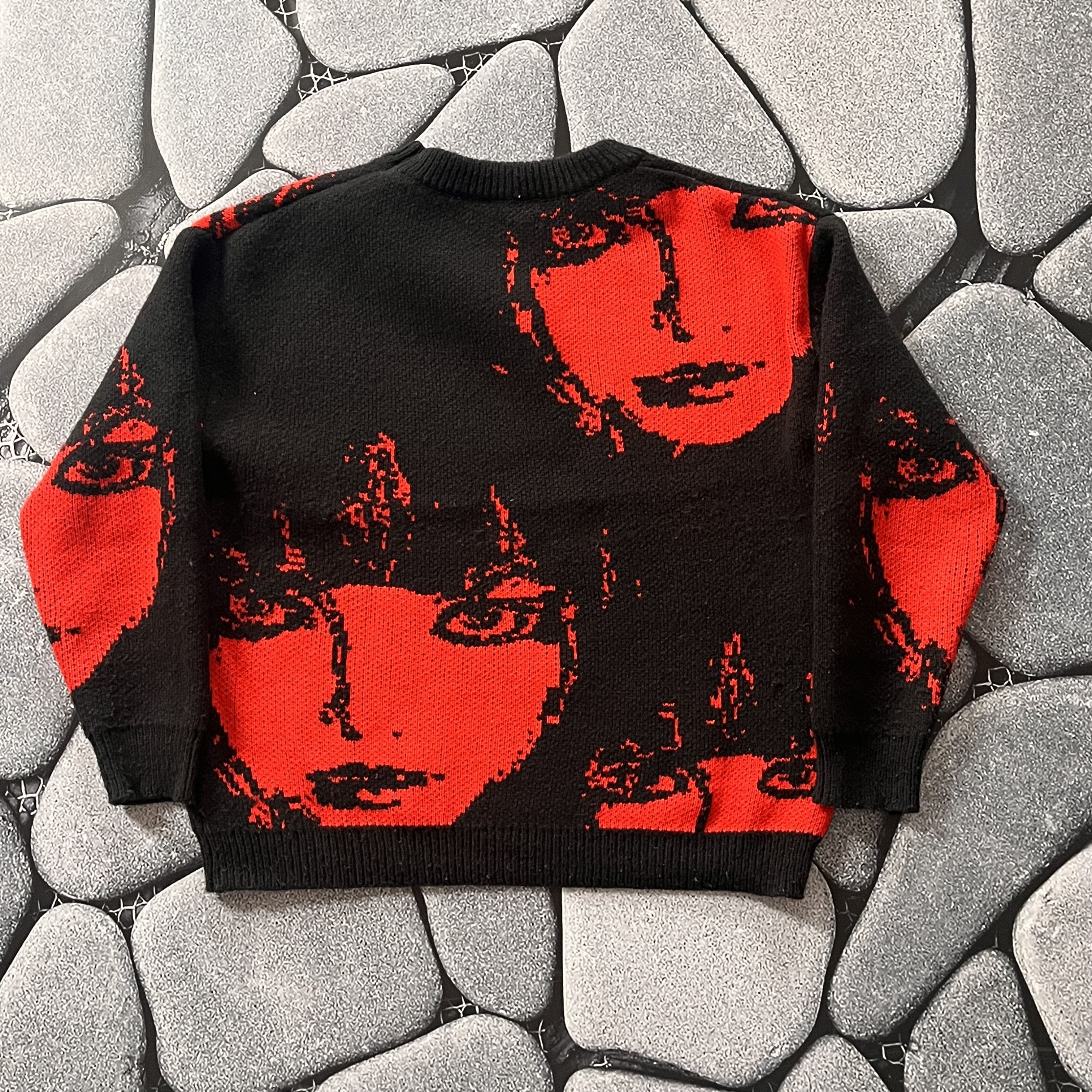 Other VINTAGE GOTHIC FACE PRINT SWEATER KNIT RED BLACK GRAPHIC Size US M / EU 48-50 / 2 - 2 Thumbnail