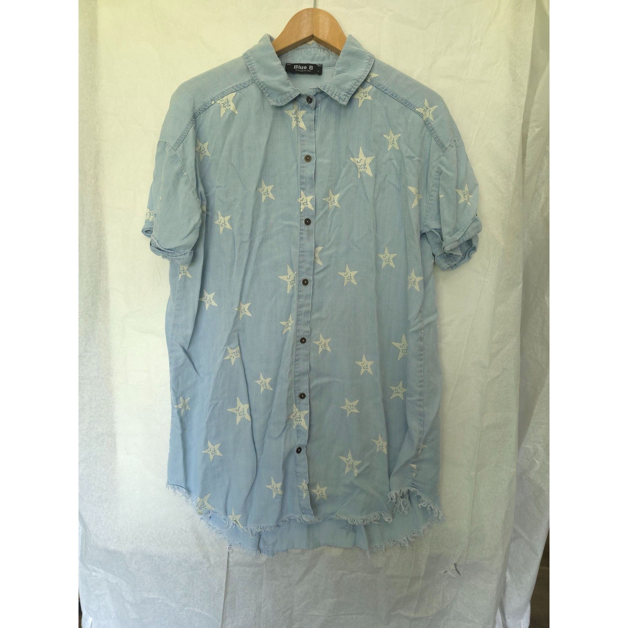 Other Blue B Collection Distressed Denim Star Print Button-Up Shir Size L / US 10 / IT 46 - 1 Thumbnail