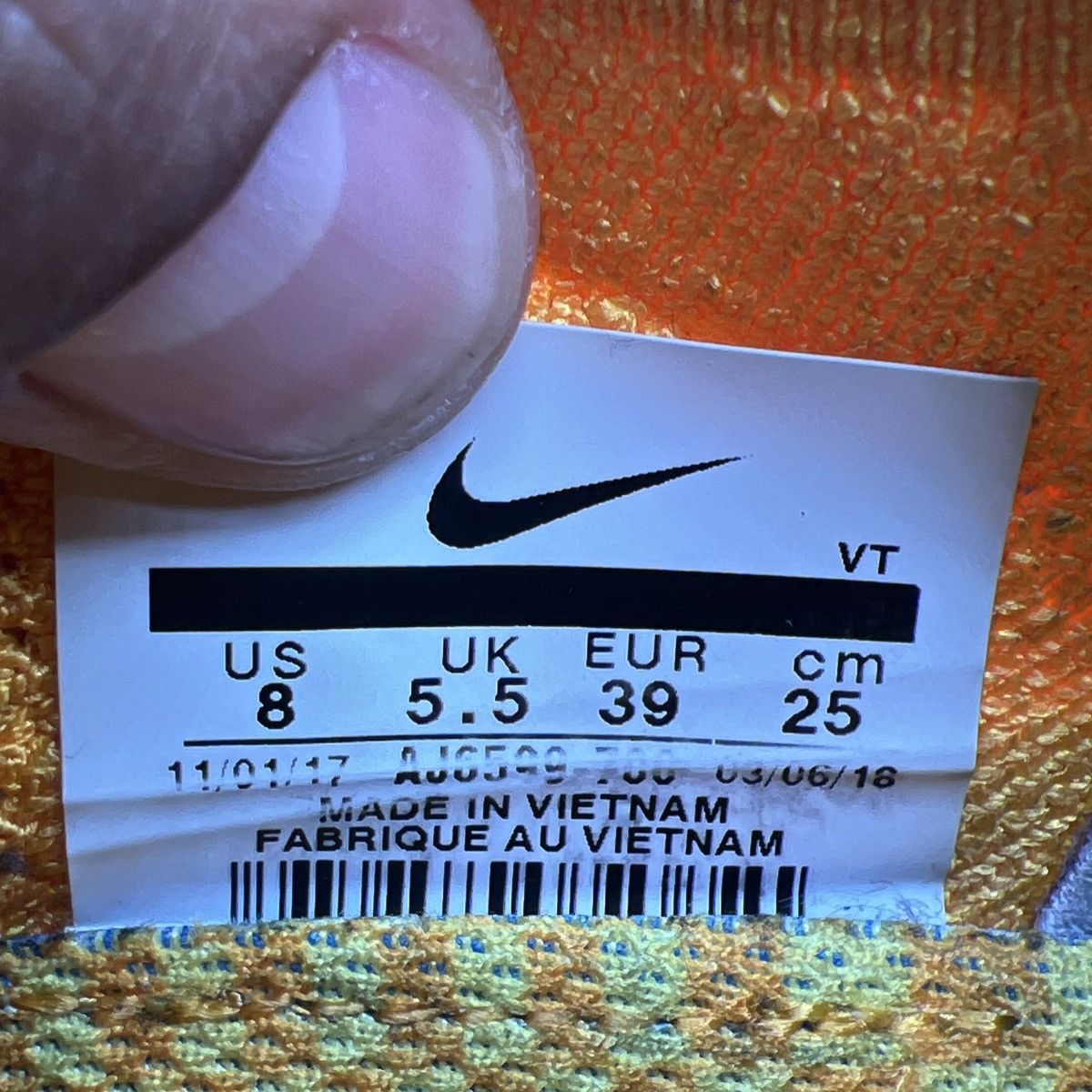 Nike Wmns VaporMax Moc 2 university gold Size US 8 / IT 38 - 9 Thumbnail