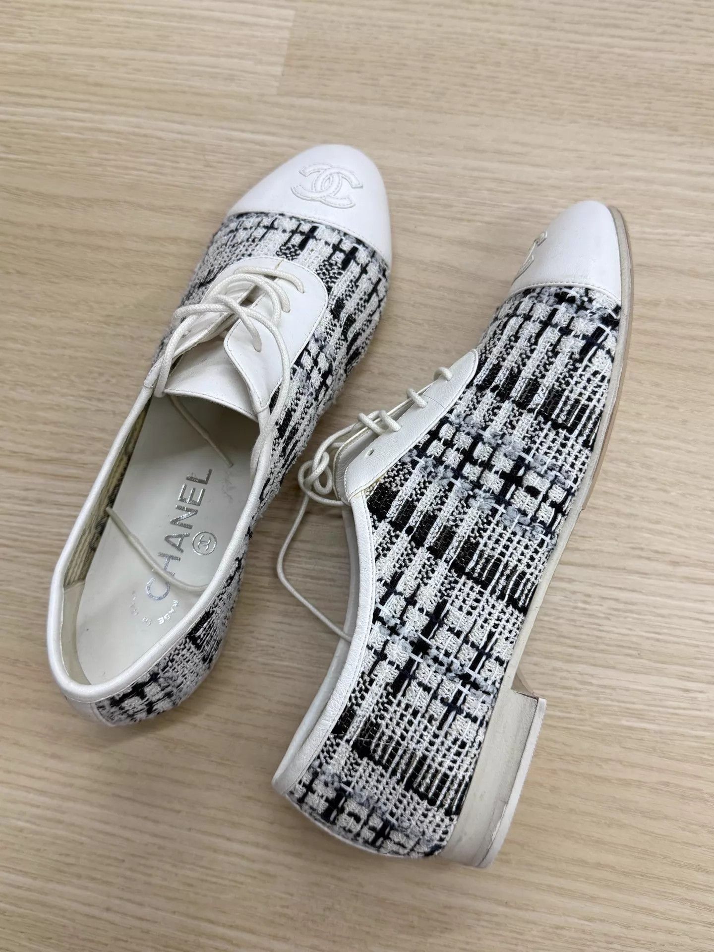 Chanel Chanel tweed lace-up pumps 36.5 (resoled) Size US 6 / IT 36 - 3 Thumbnail