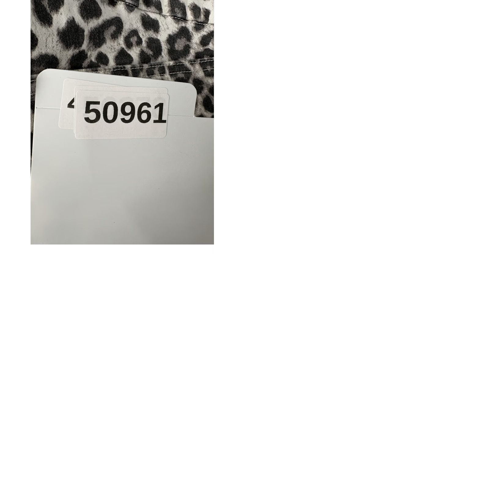 Good American Good American Jeans Womens 18 Gray Leopard High Rise Crop Stretch Slim 5-Pocket Denim Inseam 26 Size 40" / US 18 - 9 Thumbnail