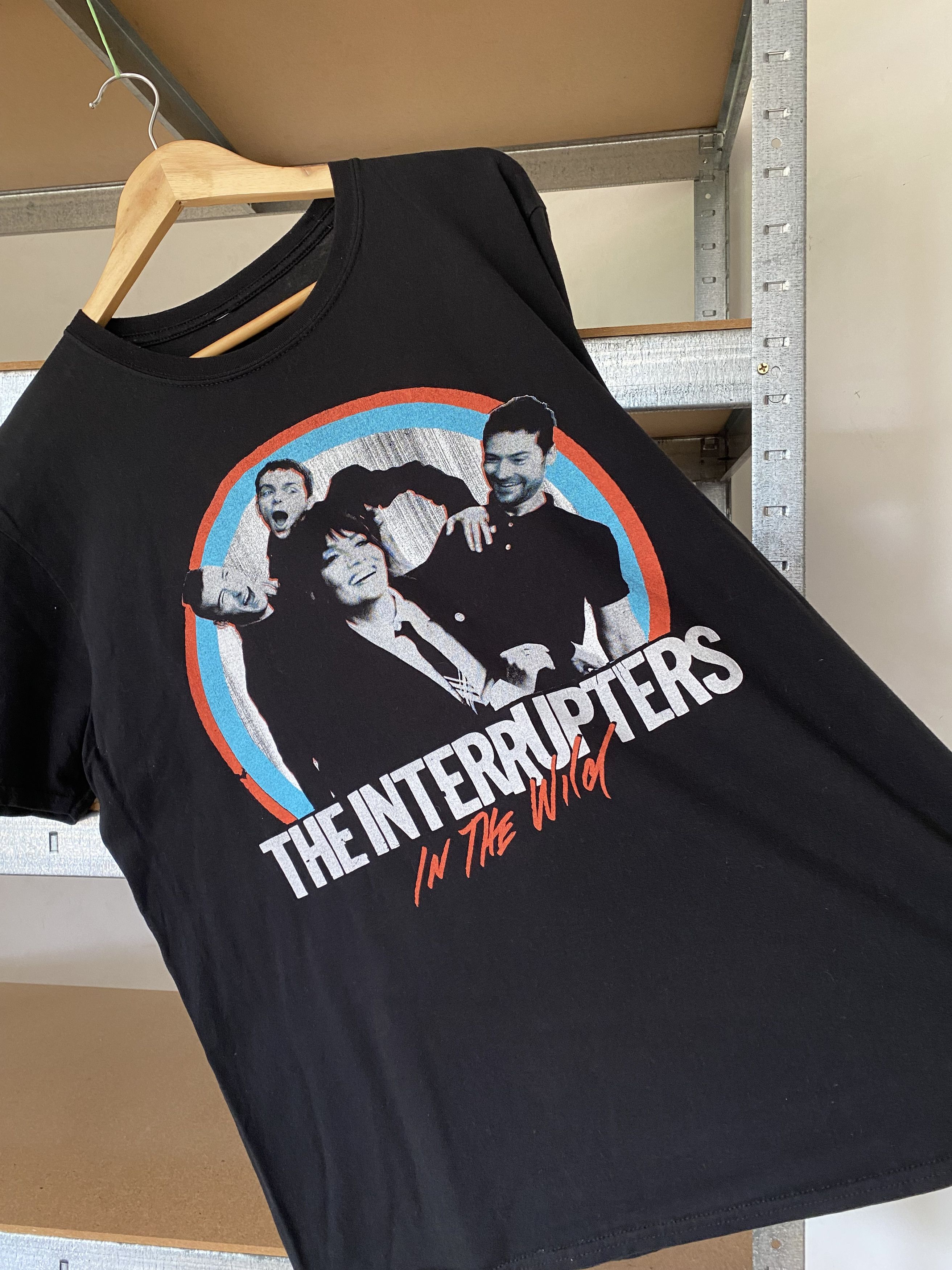 Band Tees Vintage 2000s The Interrupters In The World Band T-shirt Size US L / EU 52-54 / 3 - 9 Thumbnail