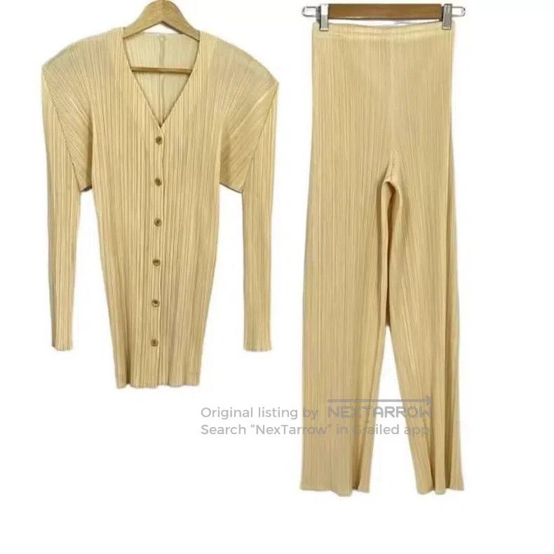 Issey Miyake Issey Miyake Yellow Coat Size L / US 10 / IT 46 - 1 Thumbnail