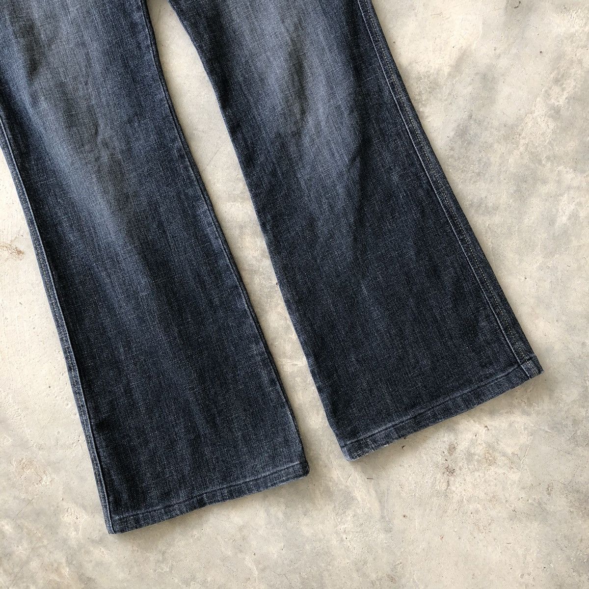 Japanese Brand Flare CAROUGE Rare Embroidered Flower Design Jeans Size US 29 - 6 Thumbnail