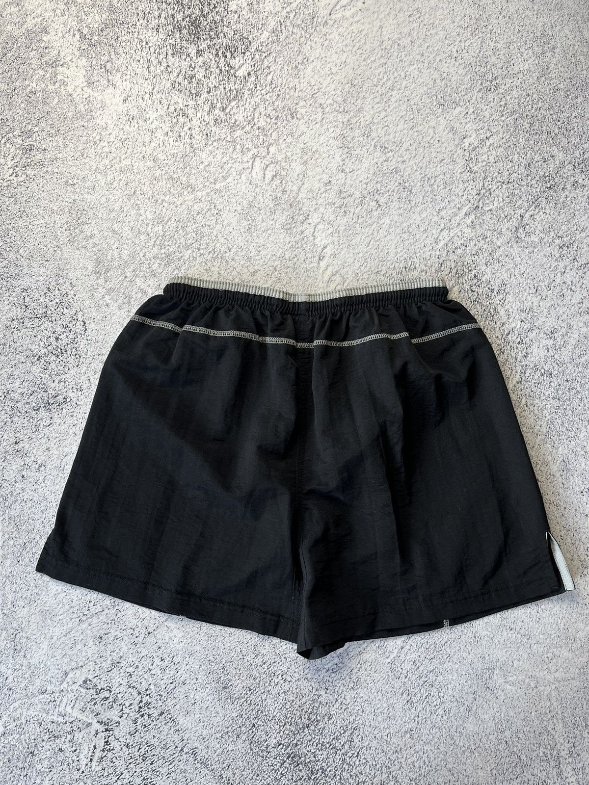 Vintage Vintage Umbro Manchester United Shorts Size M Size US 32 / EU 48 - 12 Thumbnail