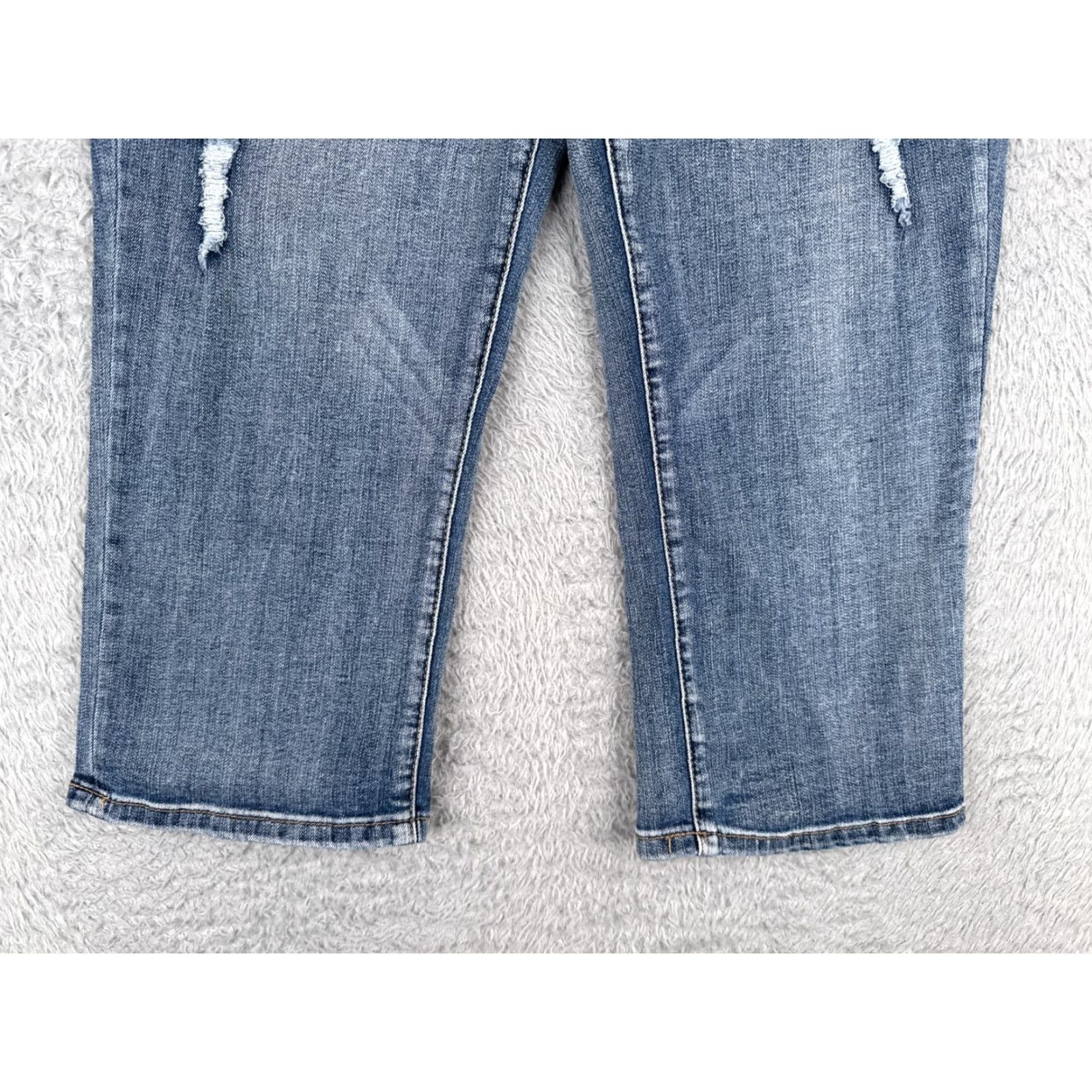 Vintage Maurices Jeans Capri Mid 11 Blue Denim Distressed 30x22 Cotton Blend Womens Capri Jeans Size 32" / US 10 / IT 46 - 2 Thumbnail