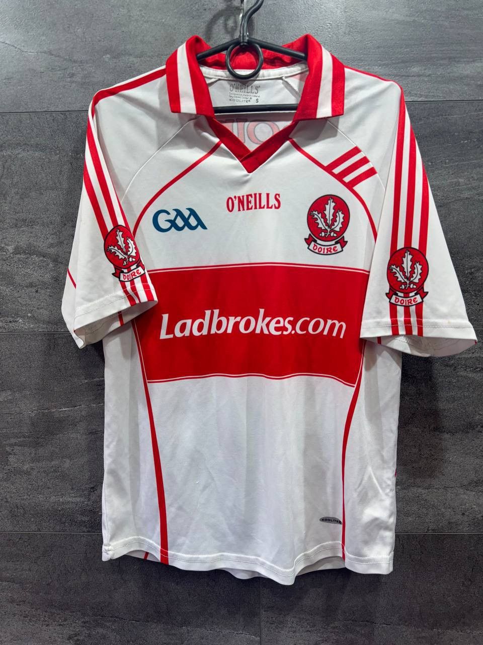 O'Neill GAELIC FOOTBALL GAA DERRY FOOTBALL SHIRT JERSEY O'NEILLS Size US S / EU 44-46 / 1 - 1 Thumbnail