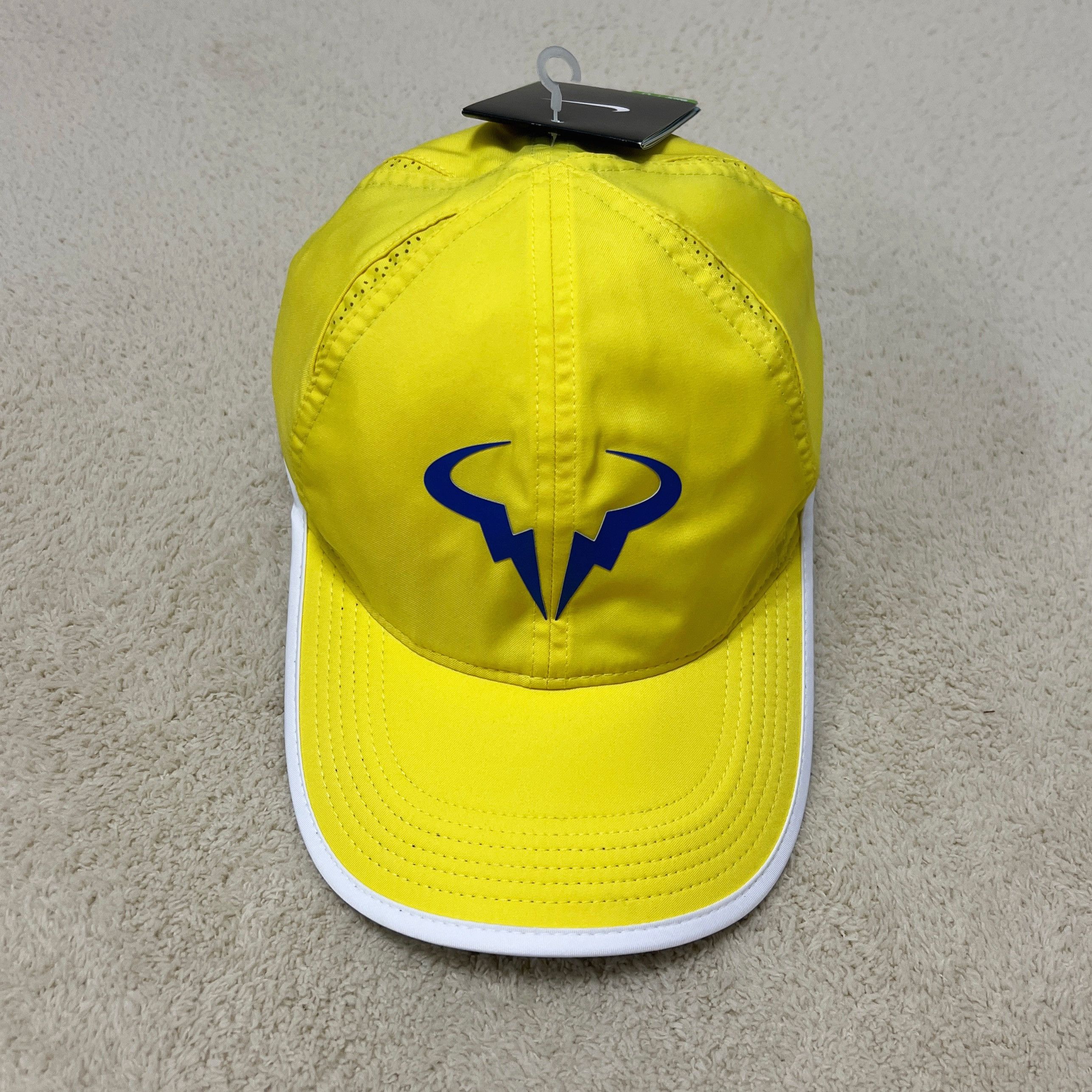 Nike Nike 2016 Rafa Nadal Bull Arobill DRI-FIT Tennis Cap Yellow Size ONE SIZE - 3 Thumbnail