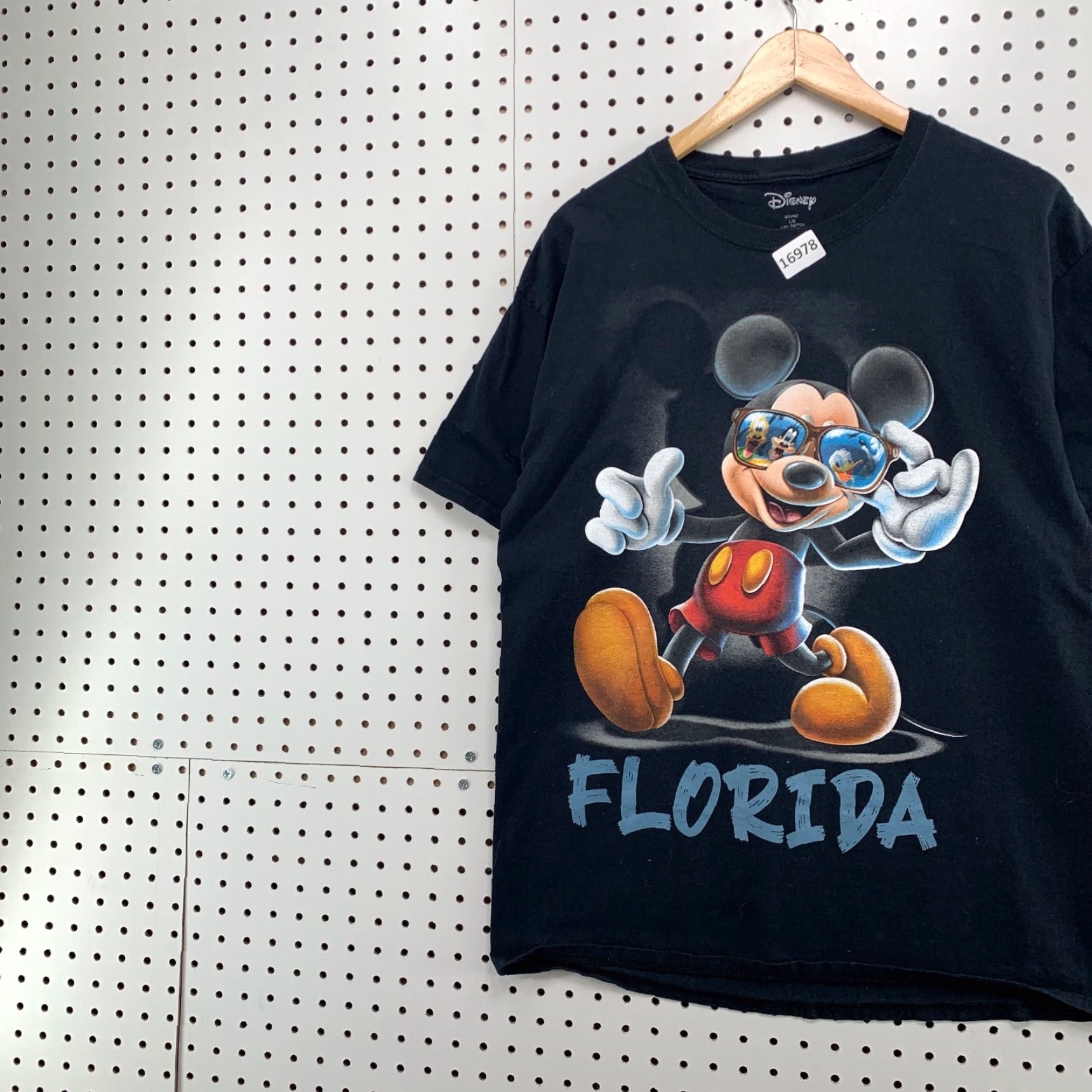 Disney Disney Mickey Mouse Florida Shirt Men L Short Sleeve Crew Neck 20X29 Black Cotton Disney T-Shirt Size US L / EU 52-54 / 3 - 3 Thumbnail