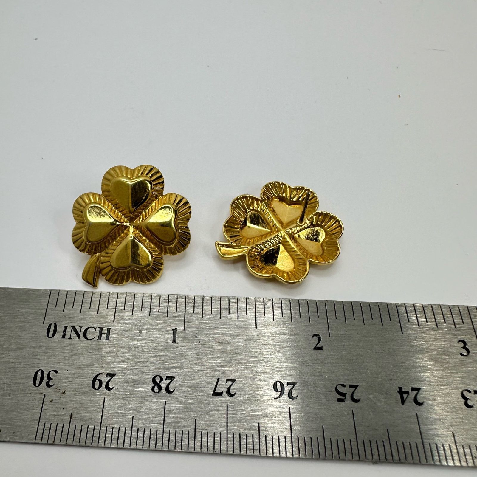 Vintage 4 Leaf Gold Tone Clovers🍀 Earrings St. Patrick's Irish Size ONE SIZE - 2 Thumbnail