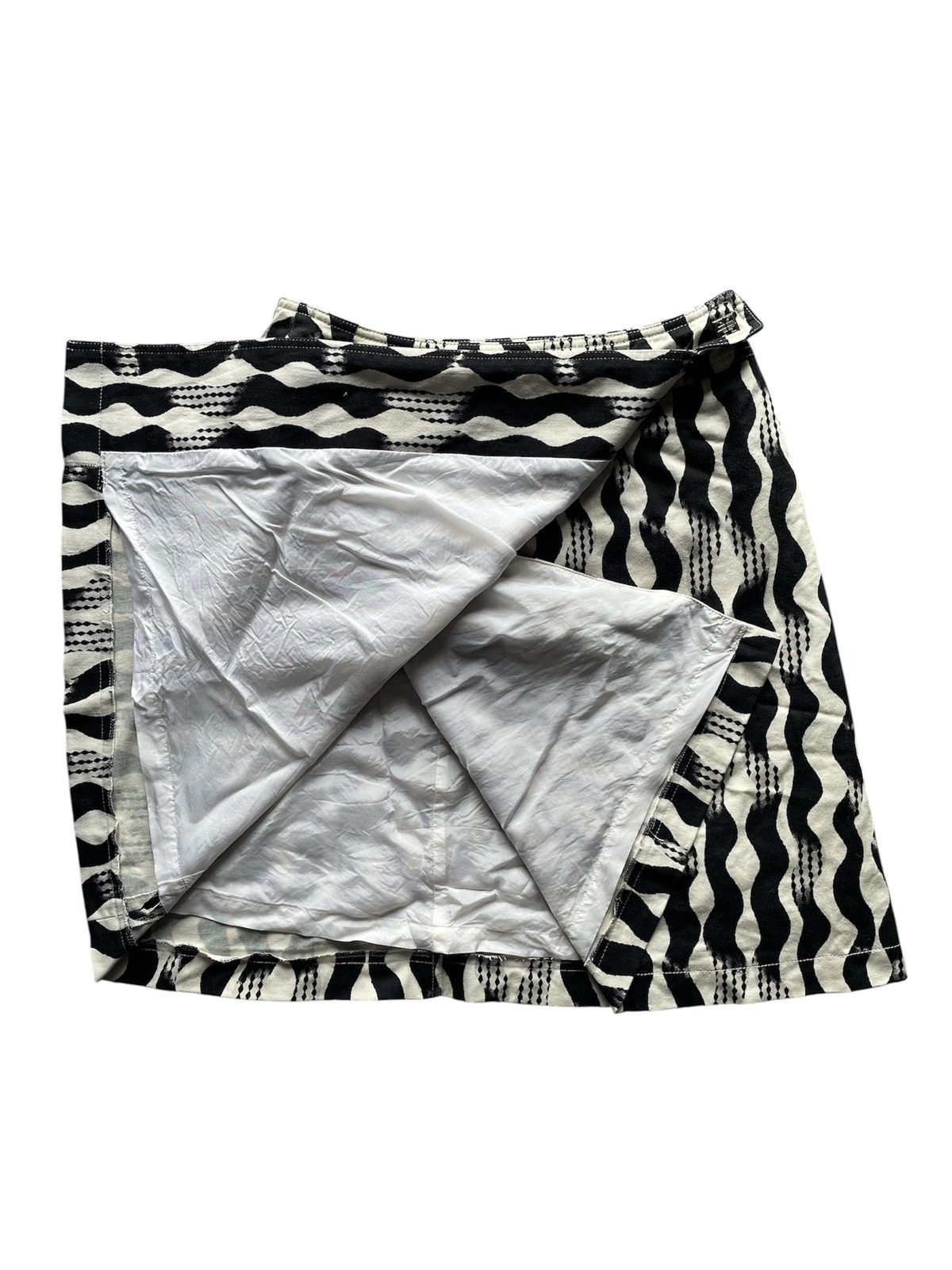 Givenchy Vintage Givenchy Boutiques Mini Skirt Size 28" / US 6 / IT 42 - 4 Thumbnail
