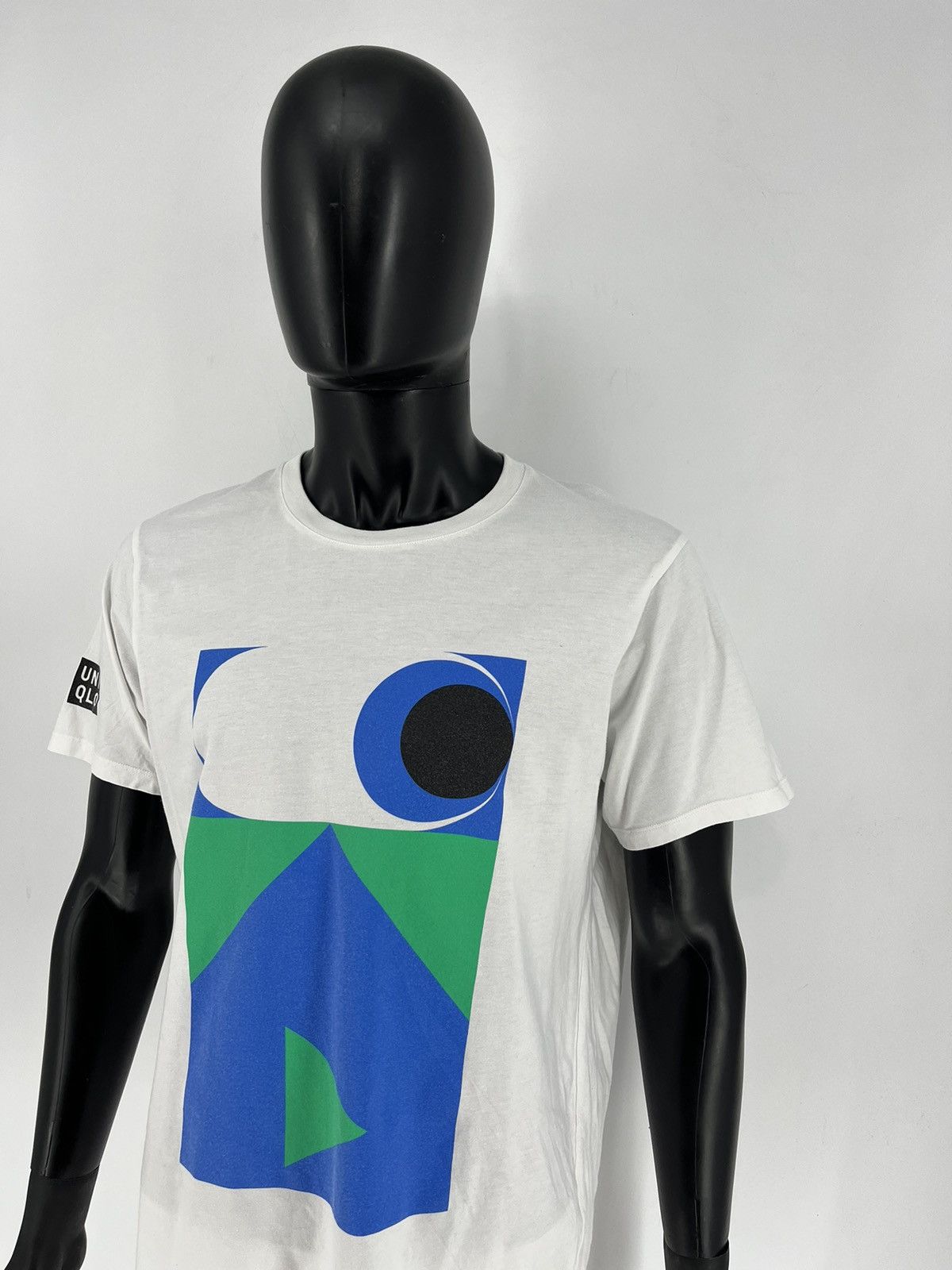 Other Vintage Y2K UNIQLO TATE PLAY T-Shirts White hype Size US L / EU 52-54 / 3 - 4 Thumbnail