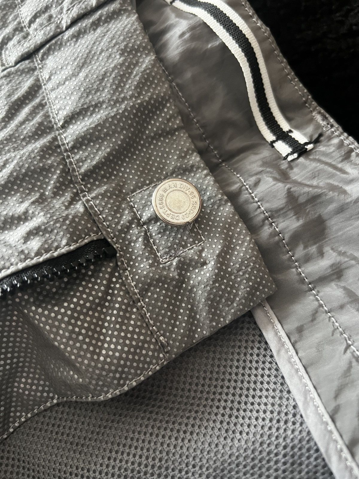 Stone Island 🔥🔥 Stone Island Pixel Reflective Shorts Size US 31 - 10 Thumbnail