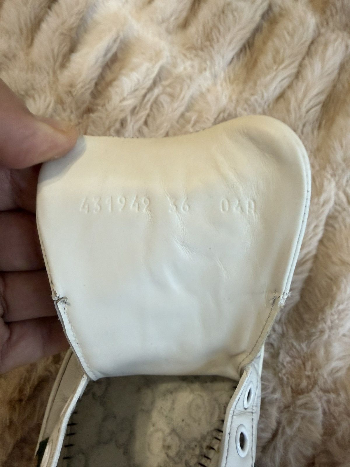 Gucci Women's Gucci Ace sneaker with bee Size US 6 / IT 36 - 8 Thumbnail