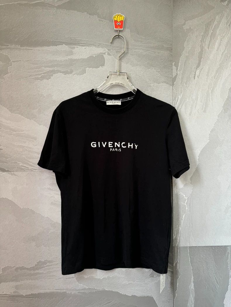 Givenchy Givenchy Black Printed Destroyed Font Logo Short Sleeve, S Size US M / EU 48-50 / 2 - 1 Thumbnail