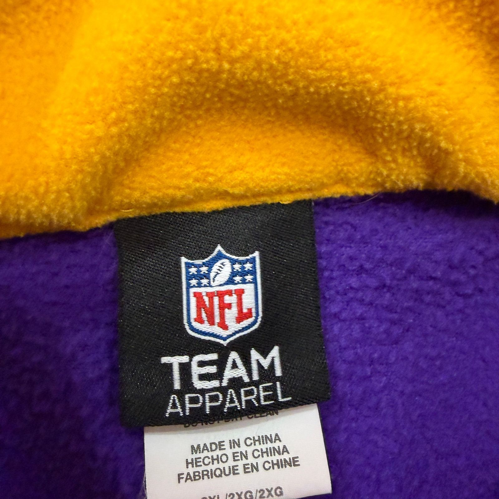 Vintage Vintage Minnesota Vikings Quarter Zip Mens 2XL Purple Yellow Size US XXL / EU 58 / 5 - 5 Thumbnail