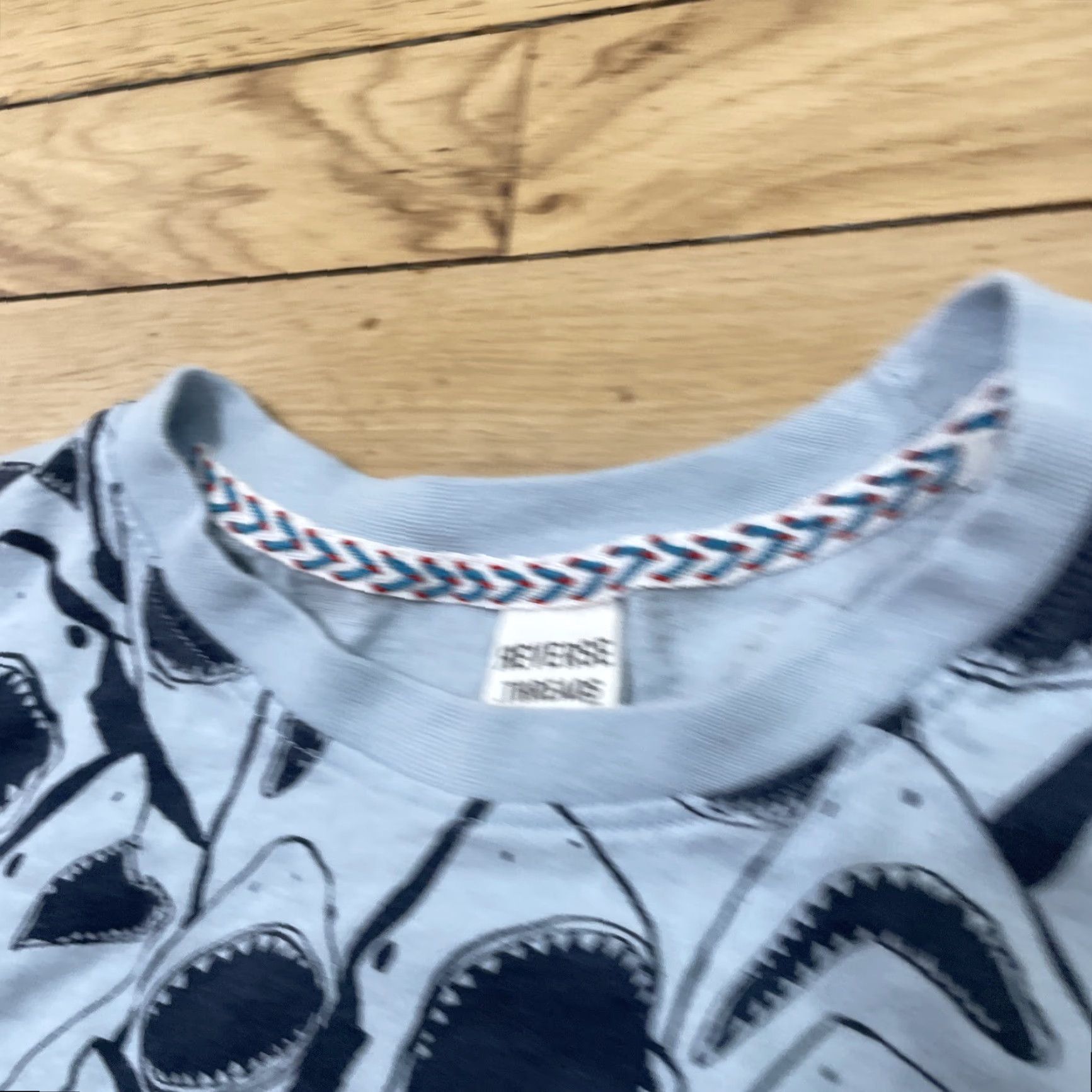 Vintage REVERSE THREADS Shirt Adult S Shark Print AOP Shark Crop Tee Blue (S Fits M) 90s Sports y2k Shark Week Logo Reversible Men Size US S / EU 44-46 / 1 - 5 Thumbnail