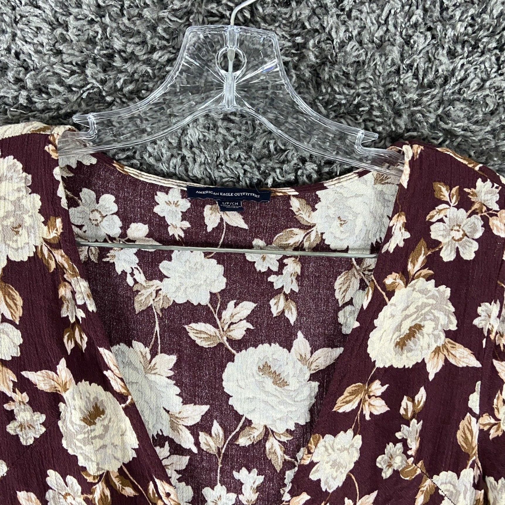 American Eagle Outfitters American Eagle Bohemian Floral Bell Sleeve Blouse Women's Small Red Size S / US 4 / IT 40 - 7 Thumbnail