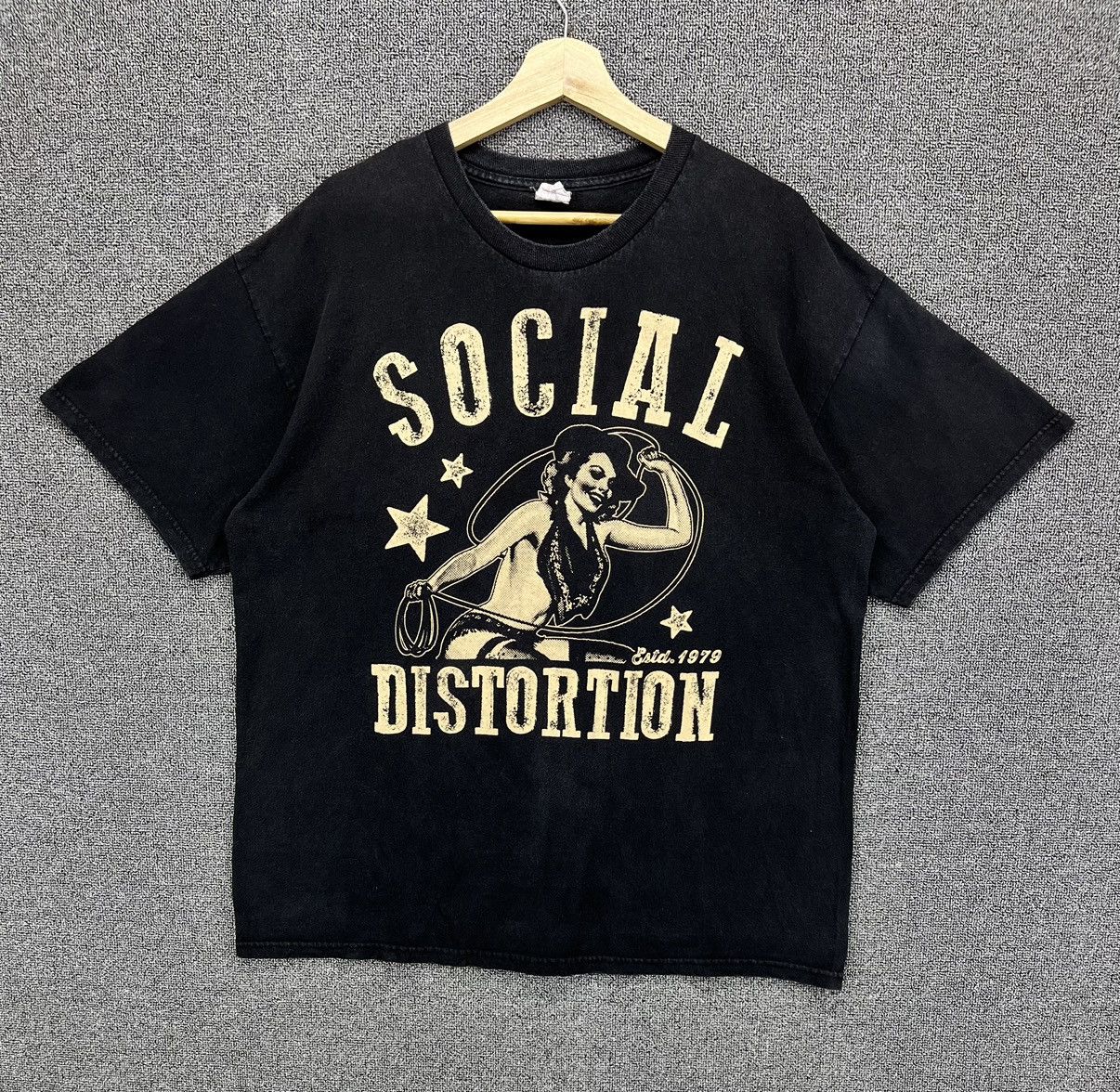 Band Tees Vintage Y2k Social Distortion Punk Rock Band Tees T Shirts Size US XL / EU 56 / 4 - 1 Thumbnail