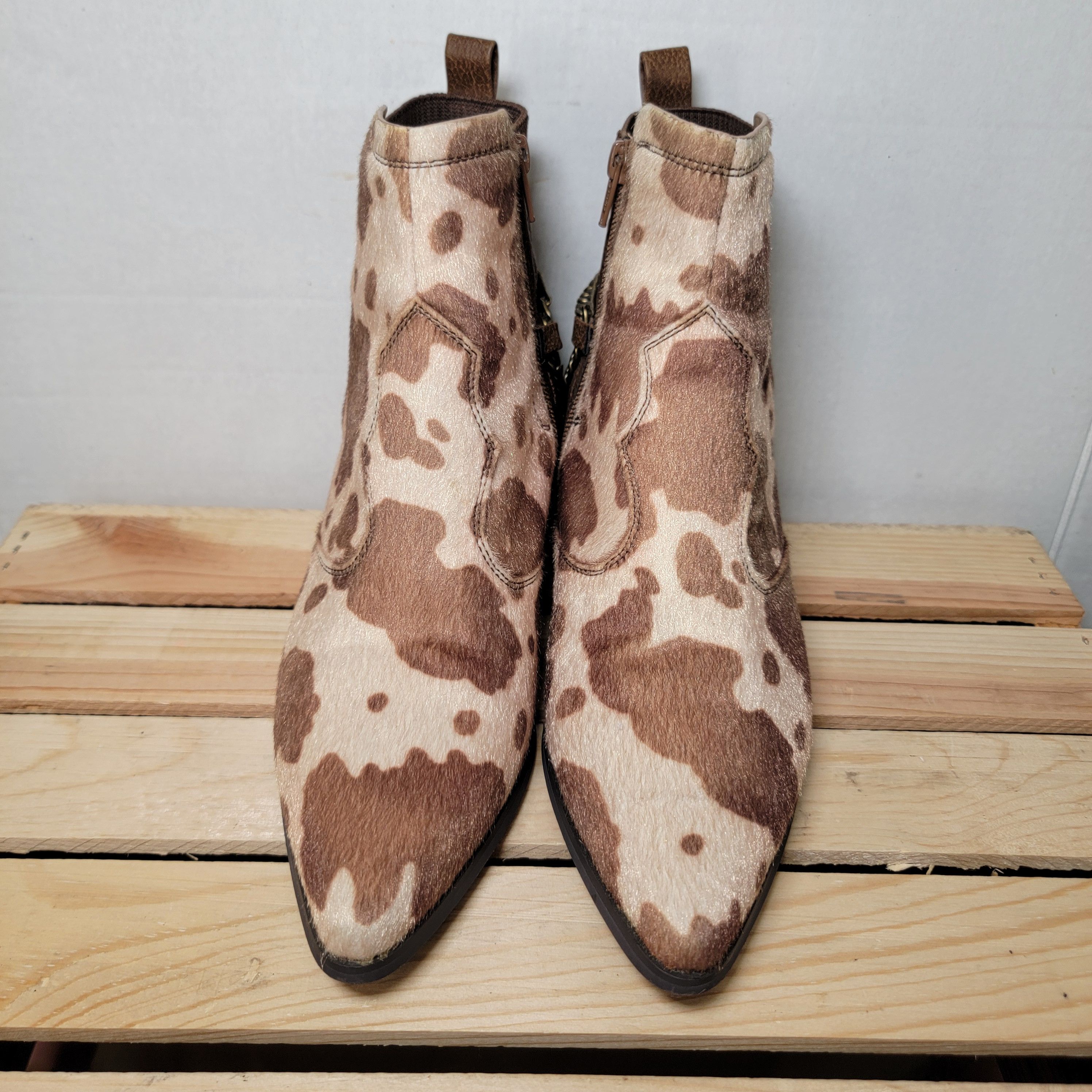 Other Comfort EST. 1946 Ankle Boots Faux Cow Hide Med Heel - 9W Size US 9 / IT 39 - 2 Thumbnail