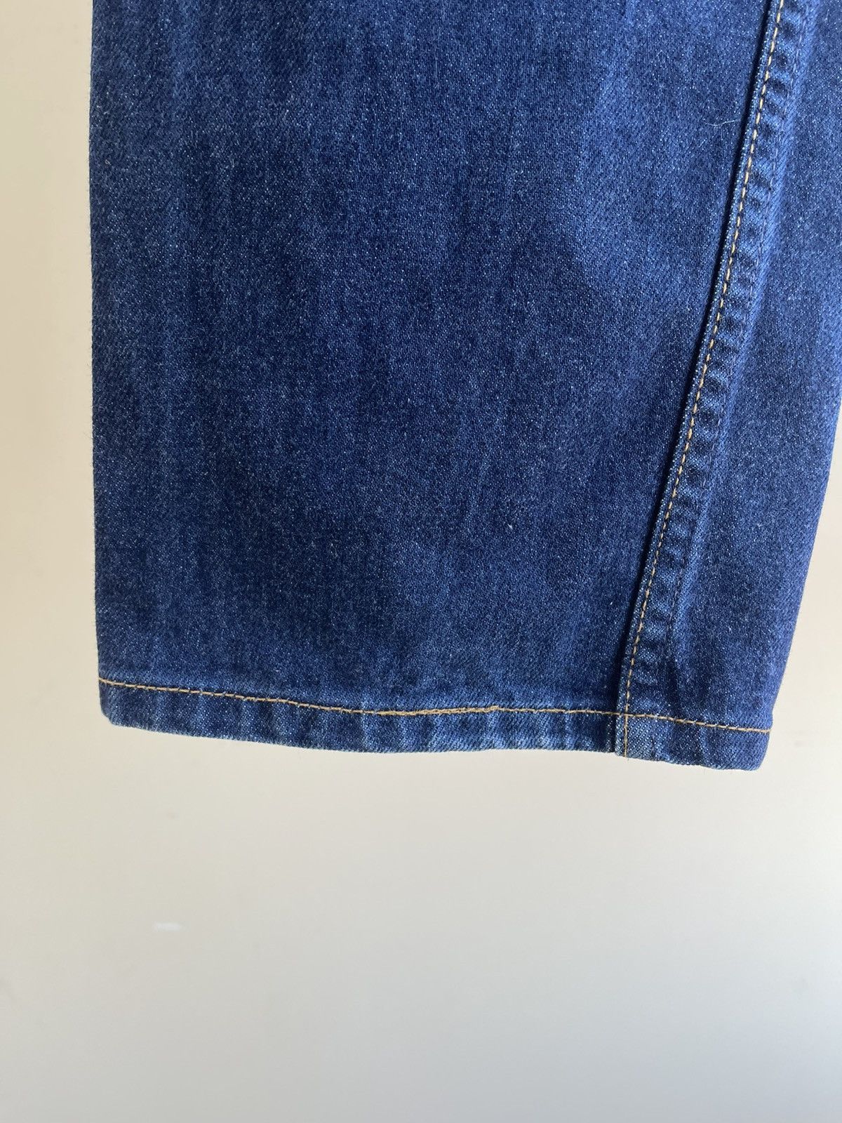 Levi's 501 Tapered Regular Fit 5 Pocket Denim Jeans 2000s 31x30 L30 Size US 31 - 14 Thumbnail