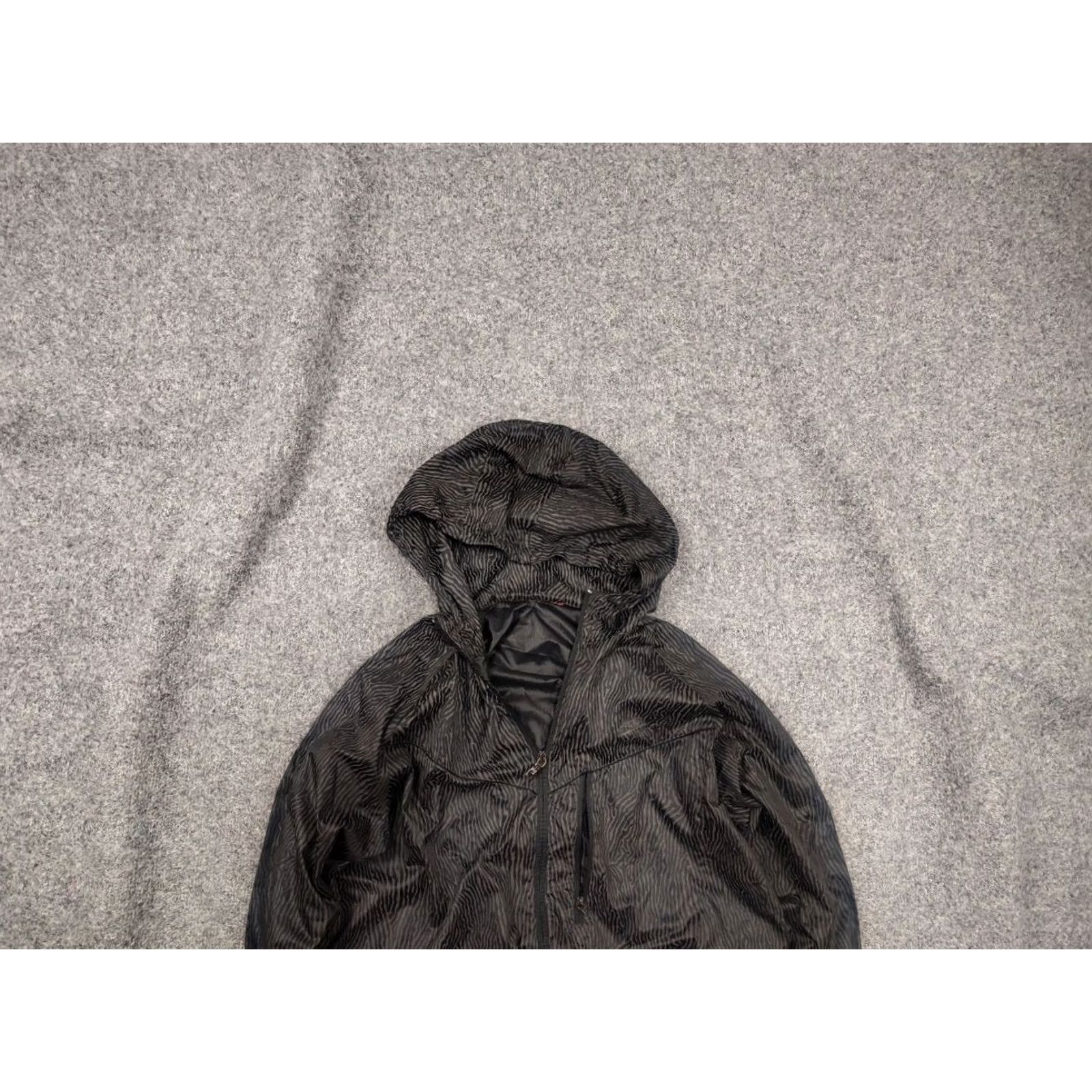 Nike Nike Women's Windbreaker Jacket Windbreaker Full Zip Reflective Grid Print Black L Regular Womens Nike Dri-Fit Running & Jogging 90s? Size L / US 10 / IT 46 - 2 Thumbnail