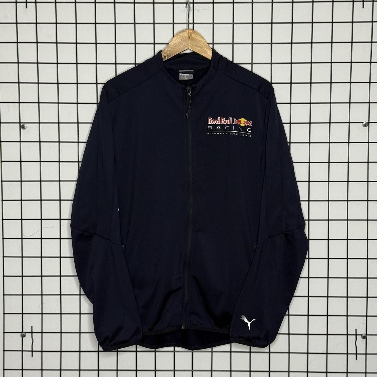 Vintage Puma Red Bull Racing Jacket F1 Windbreaker Size US L / EU 52-54 / 3 - 1 Thumbnail
