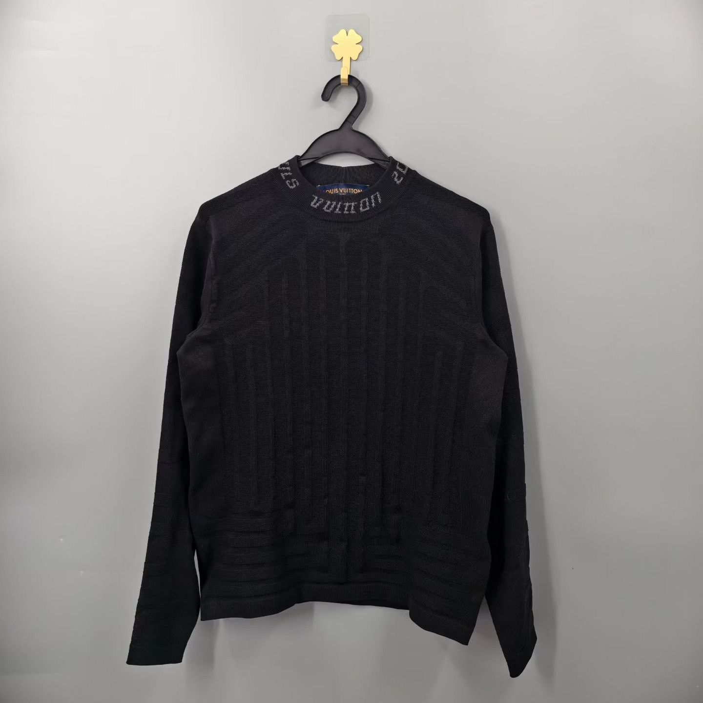 Louis Vuitton Louis Vuitton Lv Collar Logo Embossed Knit Size XS / US 0-2 / IT 36-38 - 1 Thumbnail