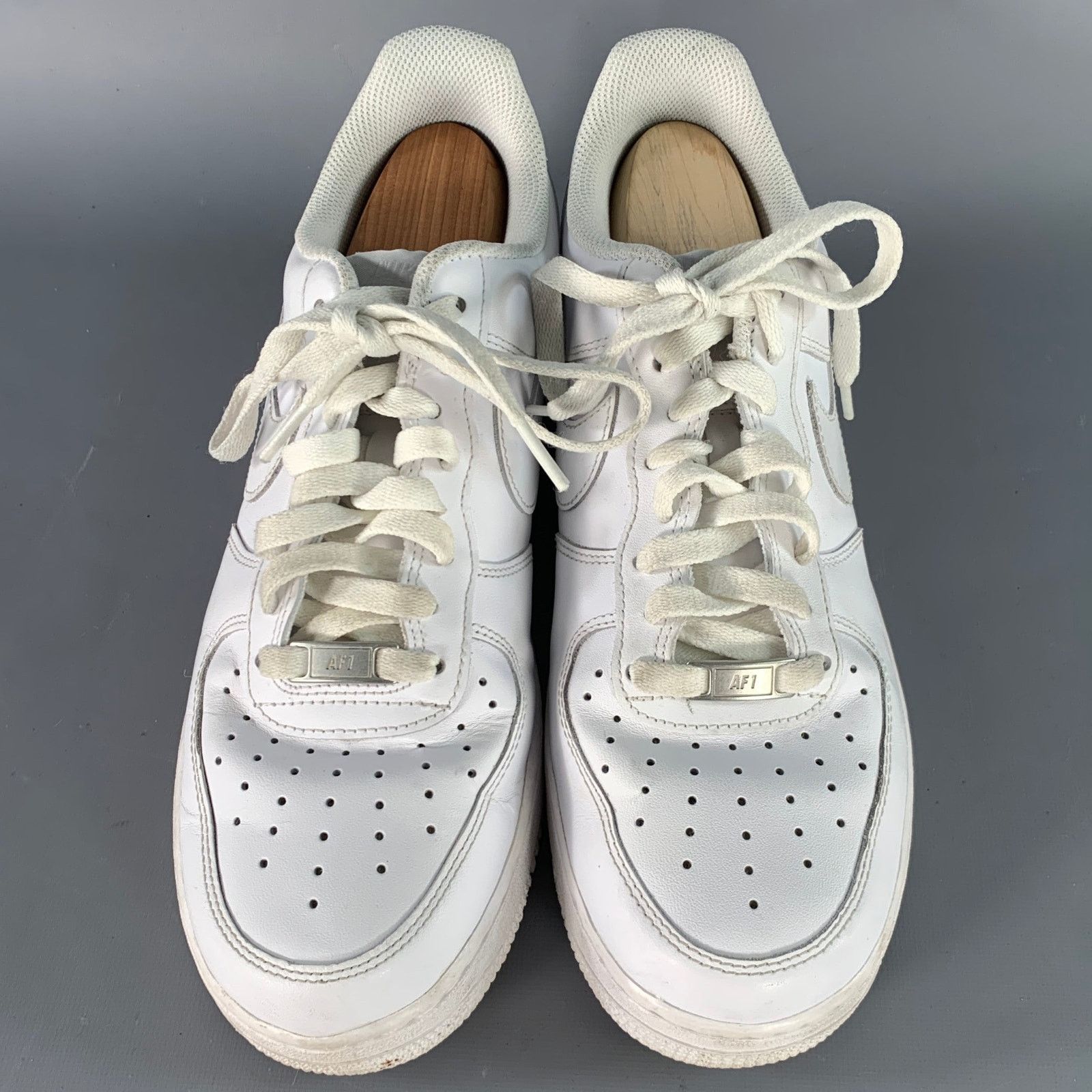 Nike NIKE Size 10 White Leather Rubber Sole Platform Sneakers Size US 10 / EU 43 - 4 Thumbnail