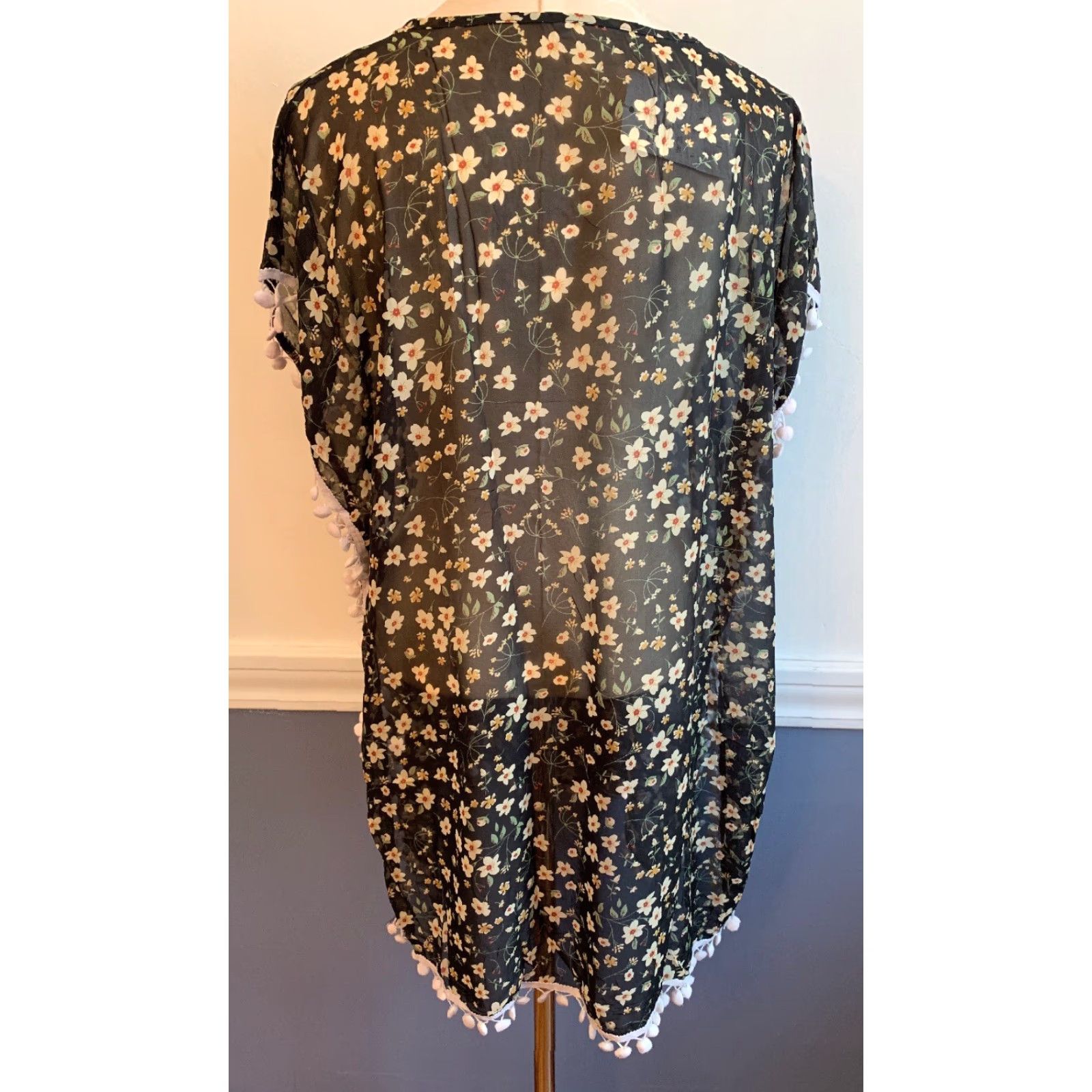 Vintage VINTAGE Small Tribear Black Floral Sheer Coverup Poncho Pom Pom Trim New NWT Size S / US 4 / IT 40 - 6 Thumbnail