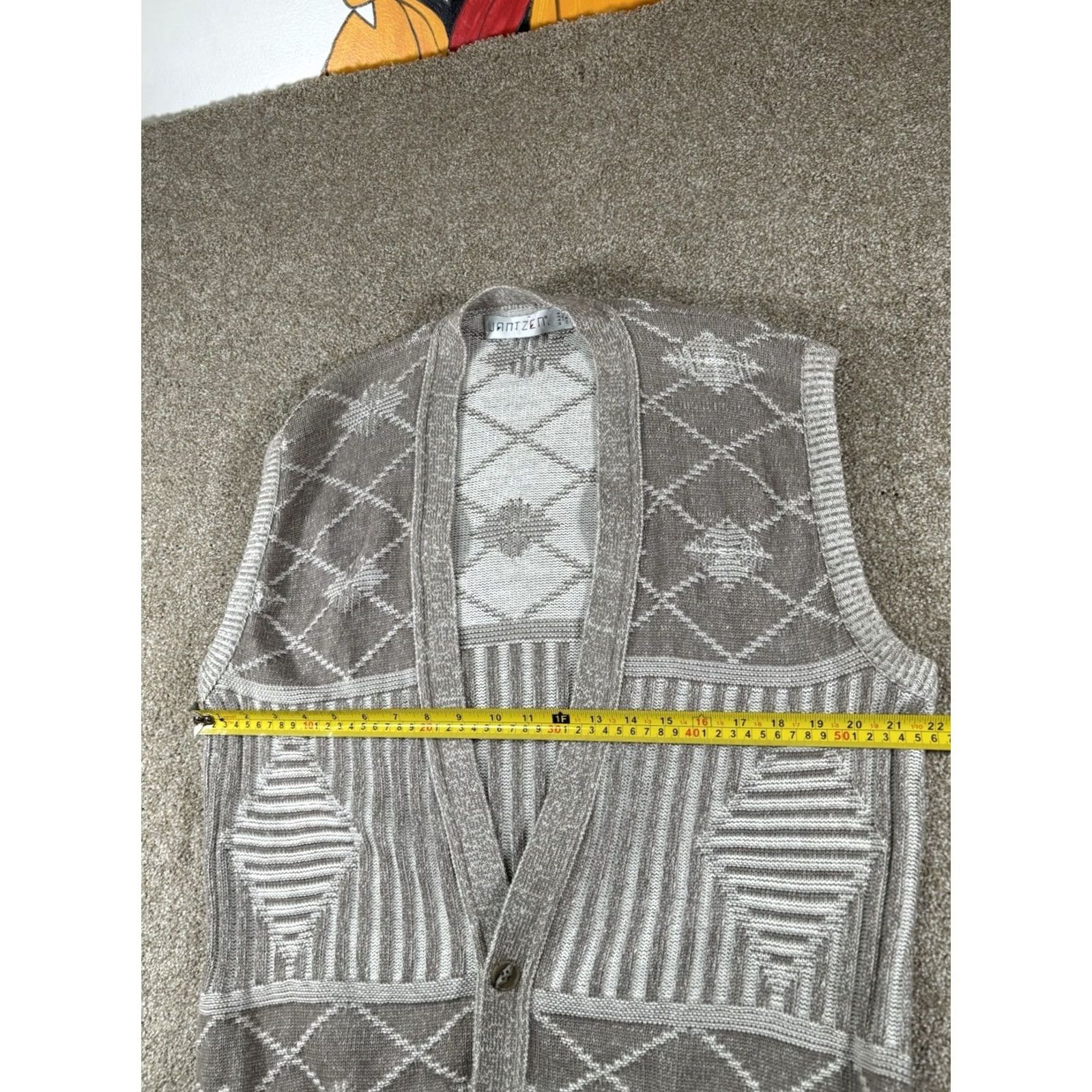 Jantzen VINTAGE Jantzen Sweater Mens L Beige VTG Vest Knit Cardigan Tennis Geometric Grandpa Size US L / EU 52-54 / 3 - 6 Thumbnail