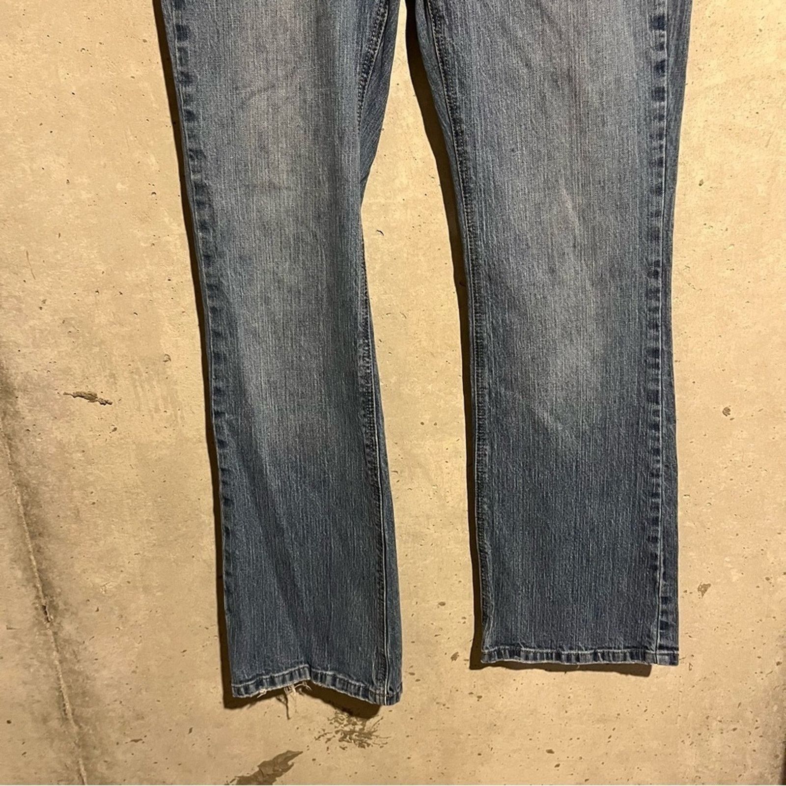 Guess Guess Jeans Women’s Sz 29 Bootcut Back Flap Pockets Low Rise Size 29" - 11 Thumbnail