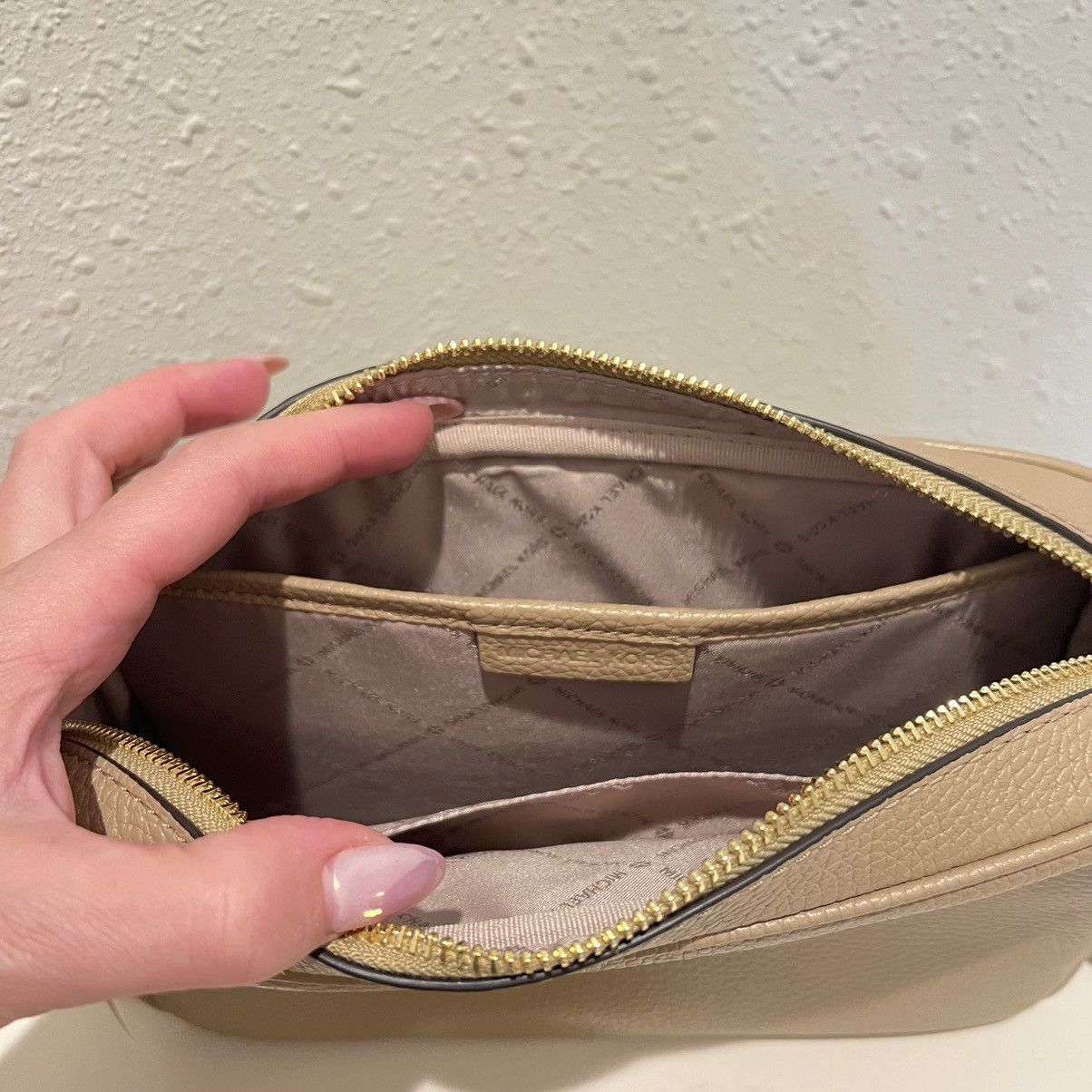 Michael Kors Michael Kors Fulton Leather Camel Camera Crossbody Bag NWT Size ONE SIZE - 9 Thumbnail