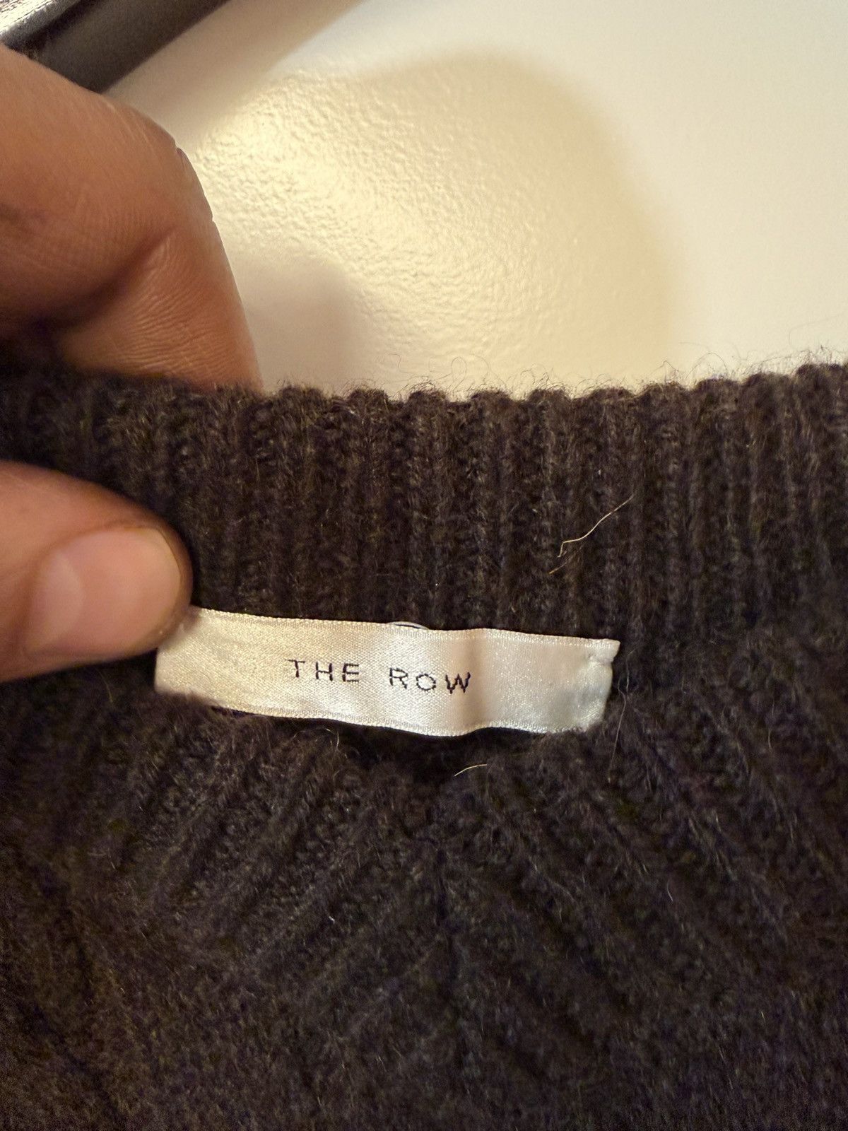 The Row The Row - Cashmere V-neck sweater. Size US L / EU 52-54 / 3 - 2 Thumbnail