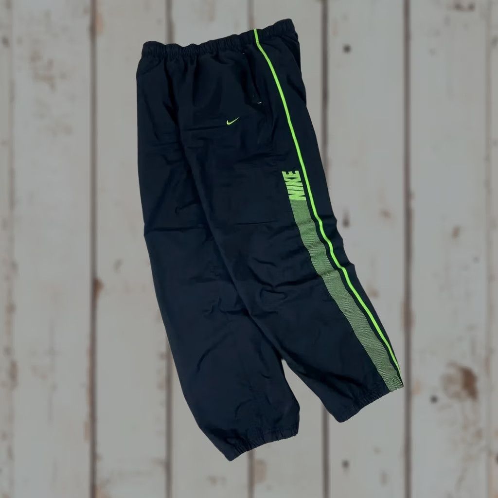 Nike VINTAGE Nike Track Pants Nike Track Pants Men L Black 90s Striped Pockets Inseam 32in 43cm 79cm Knee Thigh Front Rise Mens Size US 33 - 1 Thumbnail
