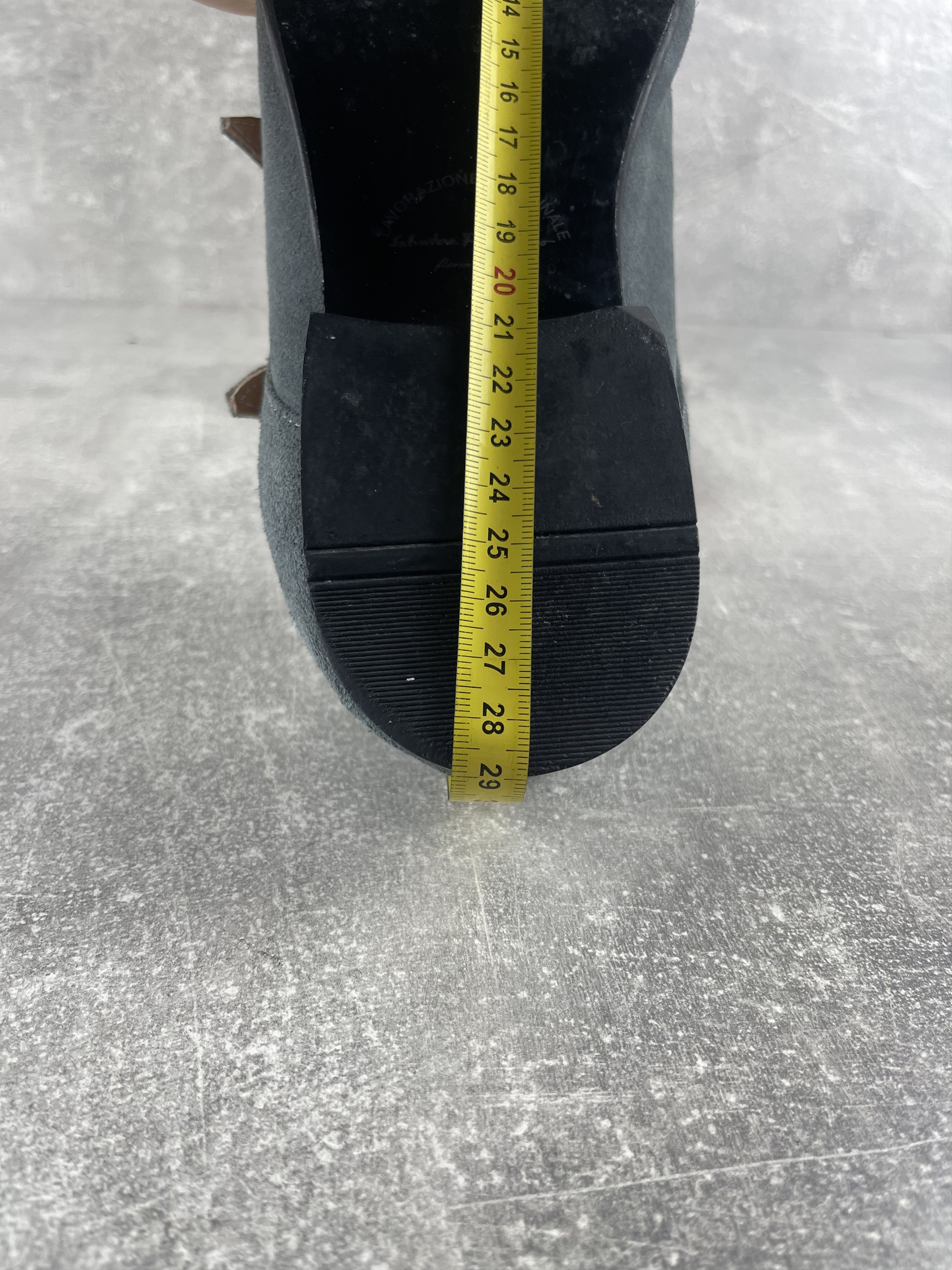 Salvatore Ferragamo Salvatore Ferragamo luxury suede monk strap loafers shoe Size US 8 / IT 38 - 11 Thumbnail