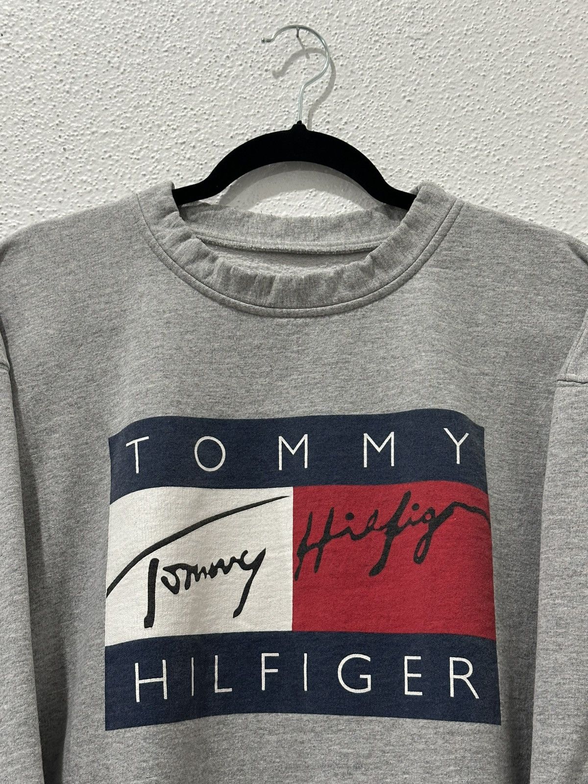 Tommy Hilfiger Vintage 90s Tommy Hilfiger Big Logo Crewneck Sweatshirt XL Size US XL / EU 56 / 4 - 3 Thumbnail