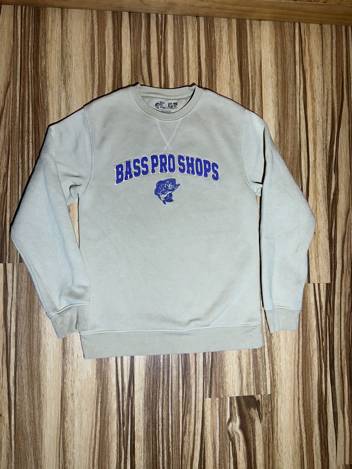 Bass Pro Shops Bass Pro Shops Tan with Purple lettering Sweater Size US XS / EU 42 / 0 - 1 Thumbnail