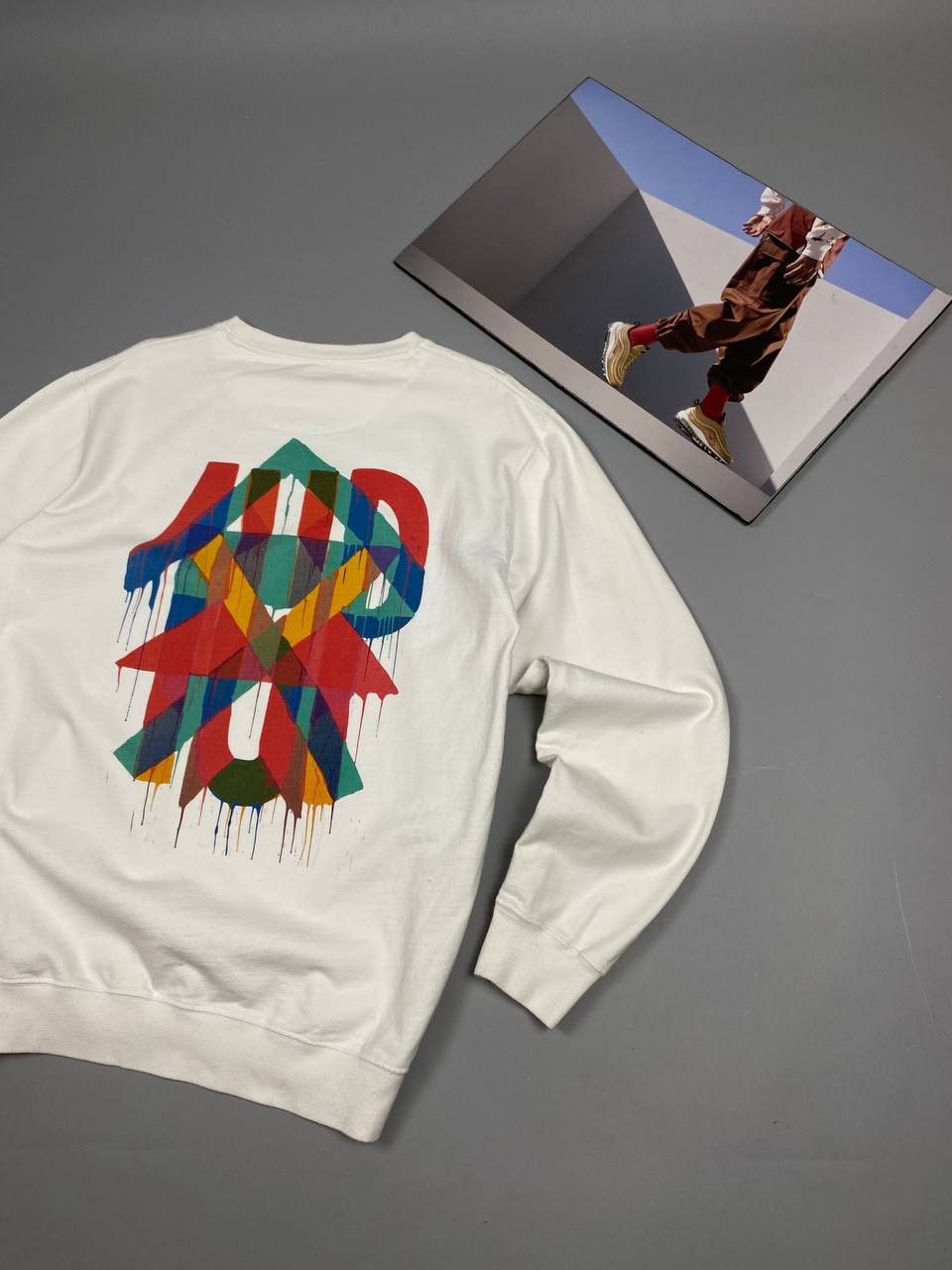 Authentic 1UP Graffiti One United Power x Maya Hayuk White M