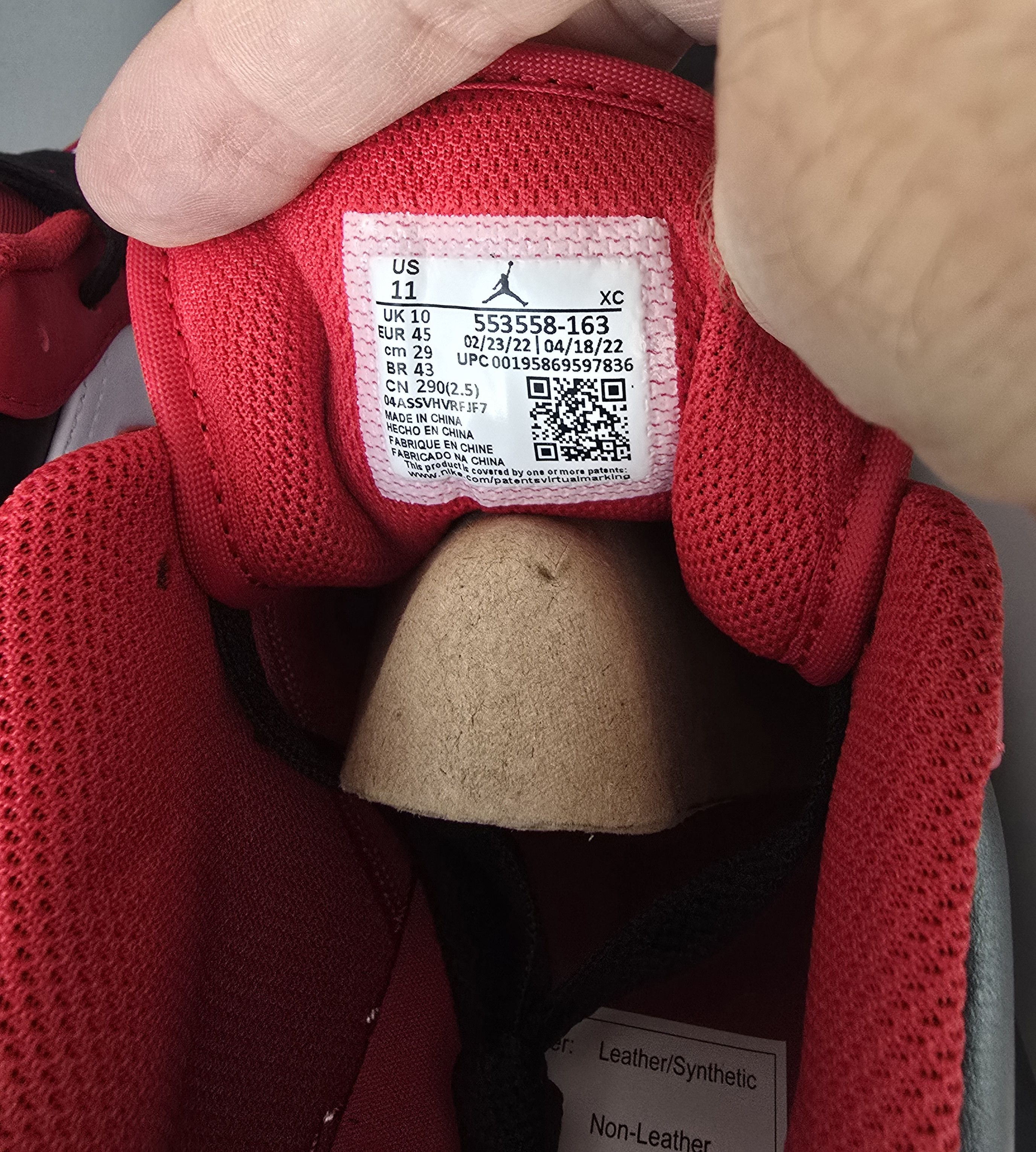Jordan Brand Jordan 1 Low "Bulls" Size US 11 / EU 44 - 5 Thumbnail