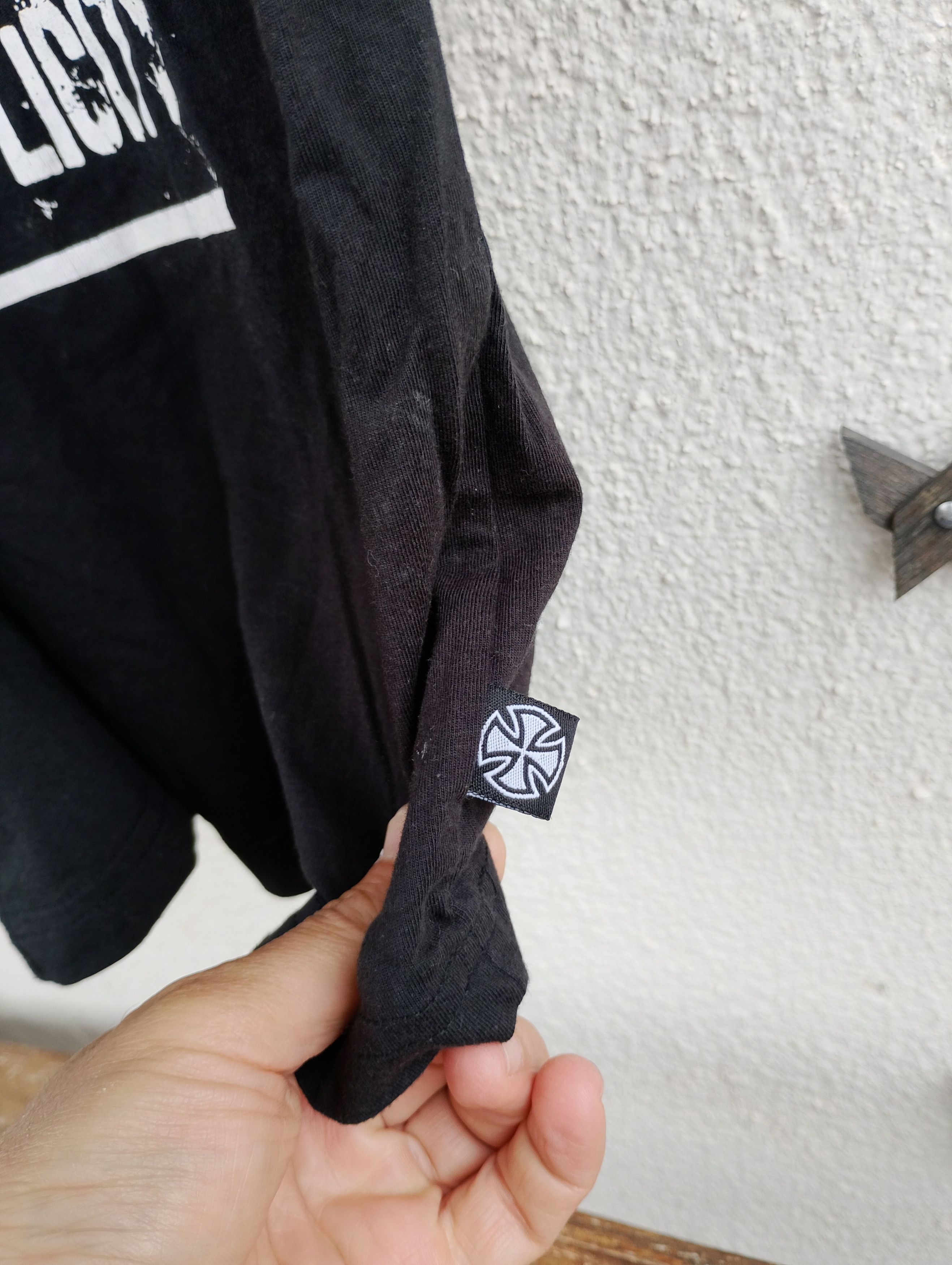 Independent Truck Co. Independent Truck Company Y2K Skate t-shirt sz M/L? Size US M / EU 48-50 / 2 - 5 Thumbnail