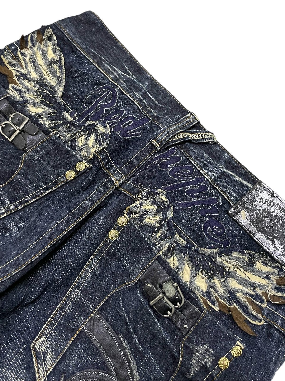 GOSTAR DE FUGA Red Pepper Japan Embellish Feather Wings Gothic Loose Jeans Size US 31 - 17 Thumbnail