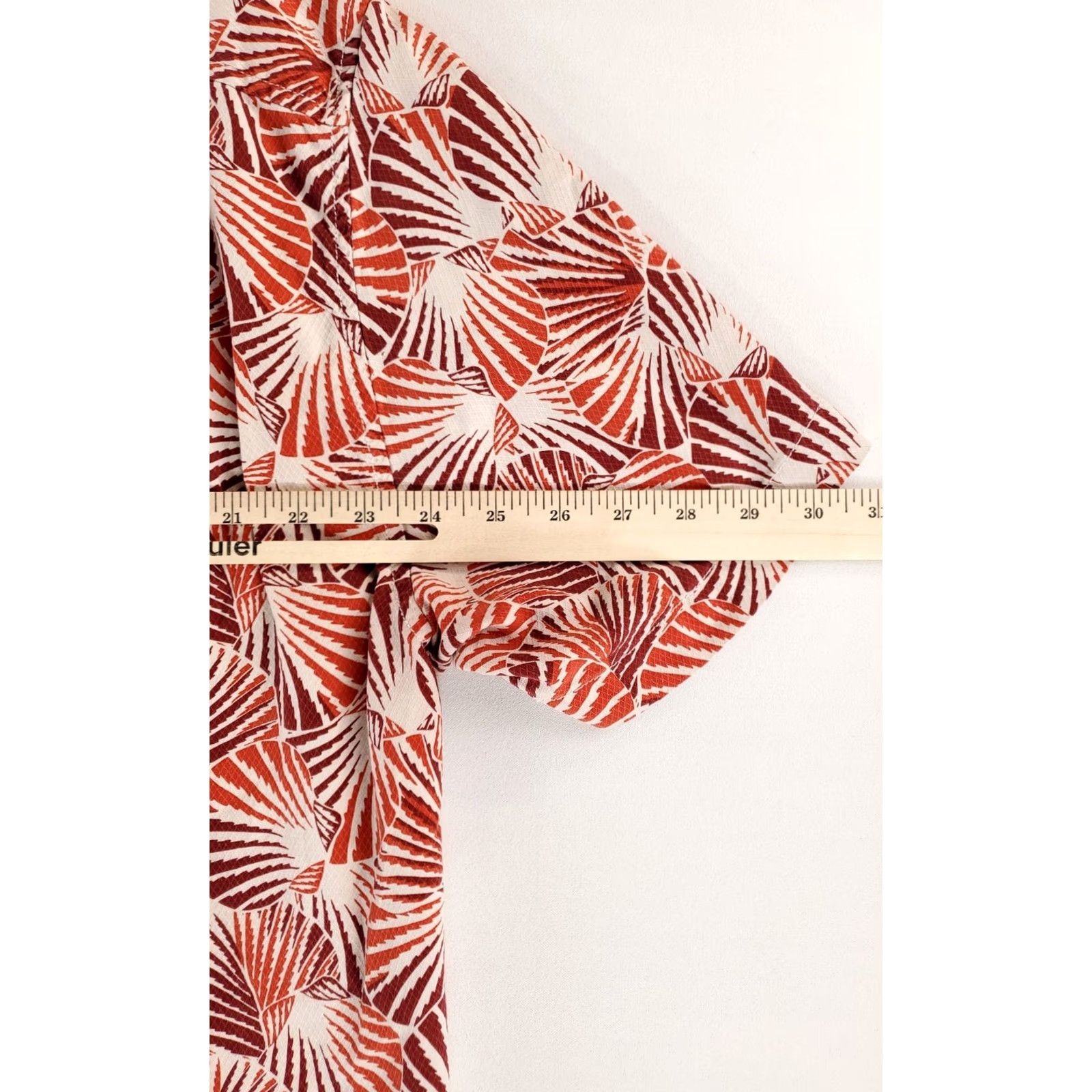 Tommy Bahama Tommy Bahama Caliente Shell We Dance Hawaiian Shirt Red Orange Mens XXL Multicolor Short Sleeve Shirt Mens 2XL Size US XXL / EU 58 / 5 - 5 Thumbnail