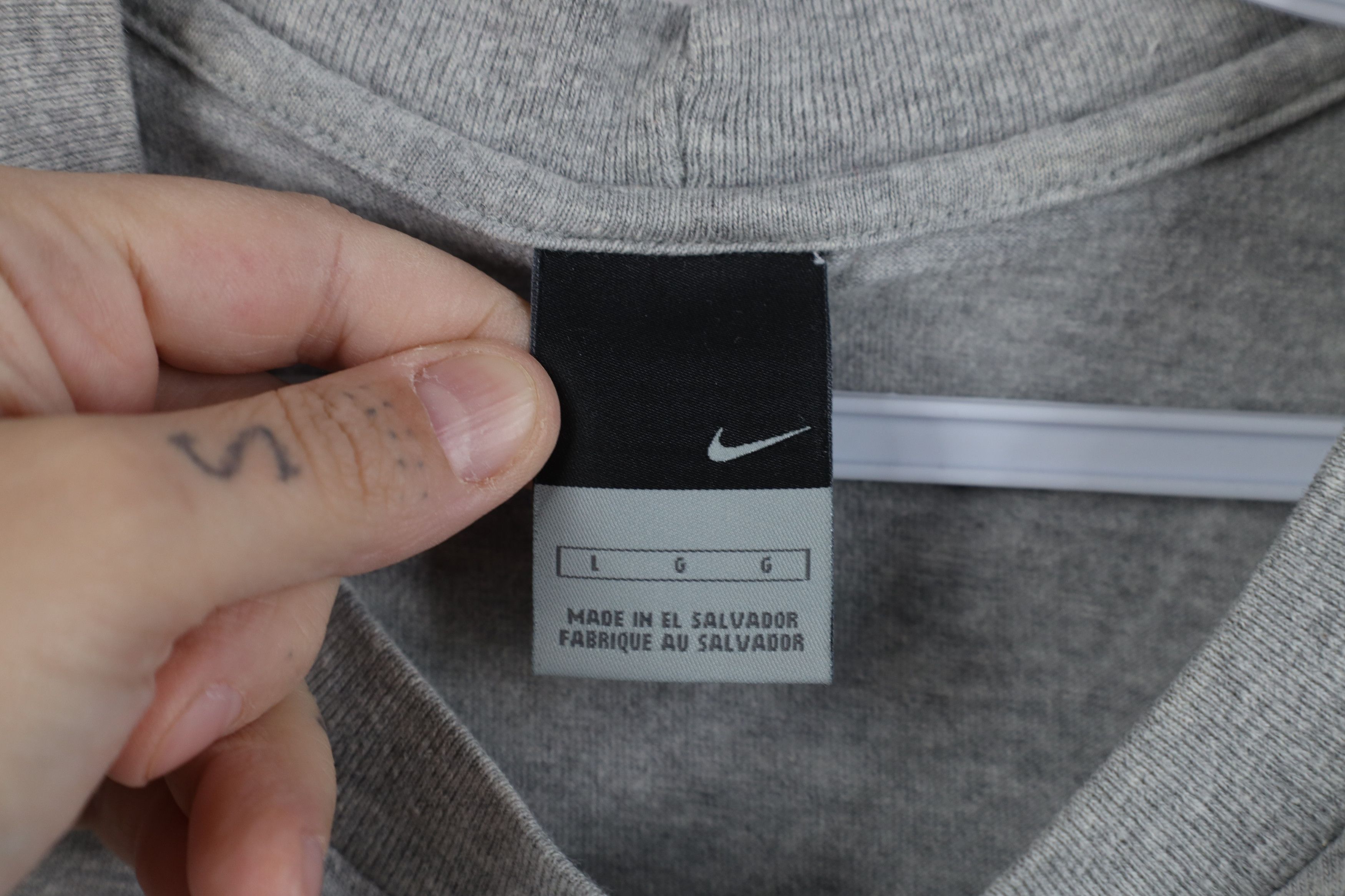Nike Vintage 90s Y2K Nike Scott Center Swoosh Muscle T-Shirt Gray Size US L / EU 52-54 / 3 - 8 Thumbnail