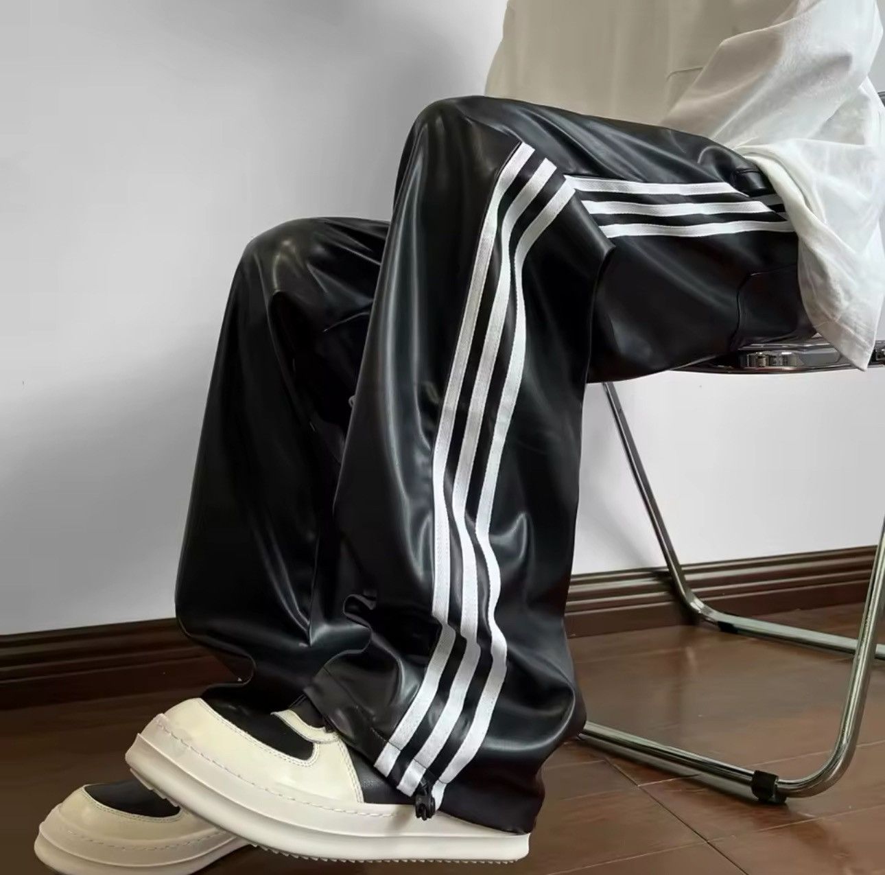 Japanese Brand × Other Loose Casual Hip Hop Vintage Straight PU Leather Pants Size US 33 - 1 Thumbnail