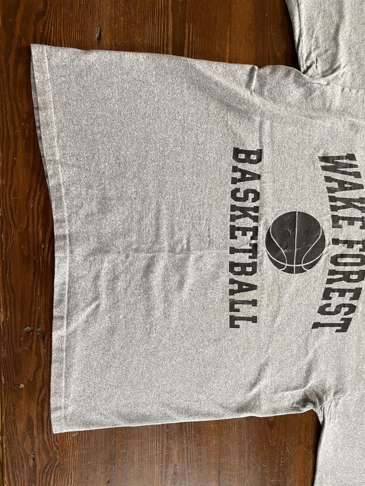 NCAA Vintage 90’s Wake Forest Basketball Single Stitch Boxy Tee Size US XL / EU 56 / 4 - 10 Thumbnail