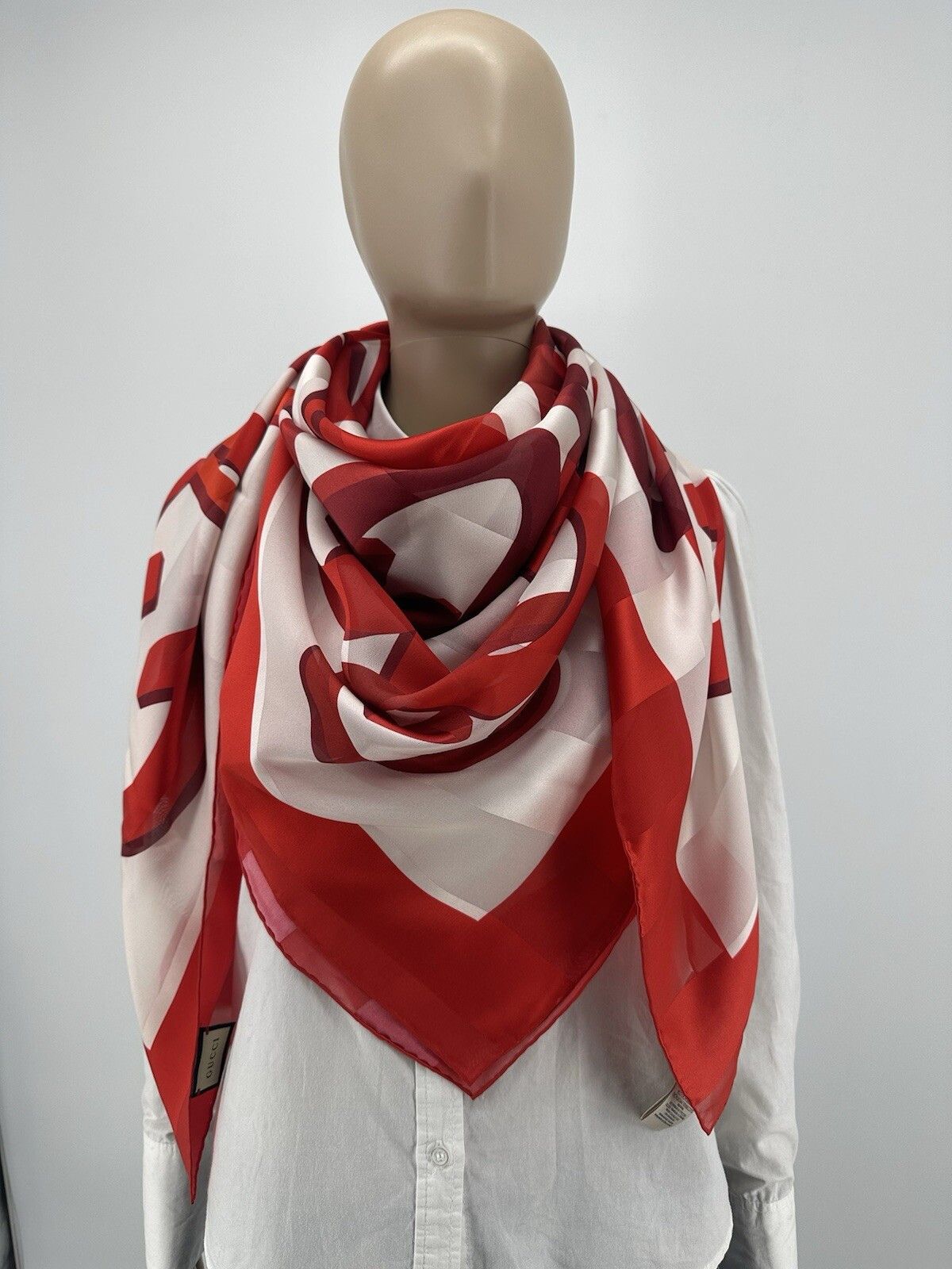 Gucci Size-130x130cm New Gucci Silk Scarves Size ONE SIZE - 1 Thumbnail