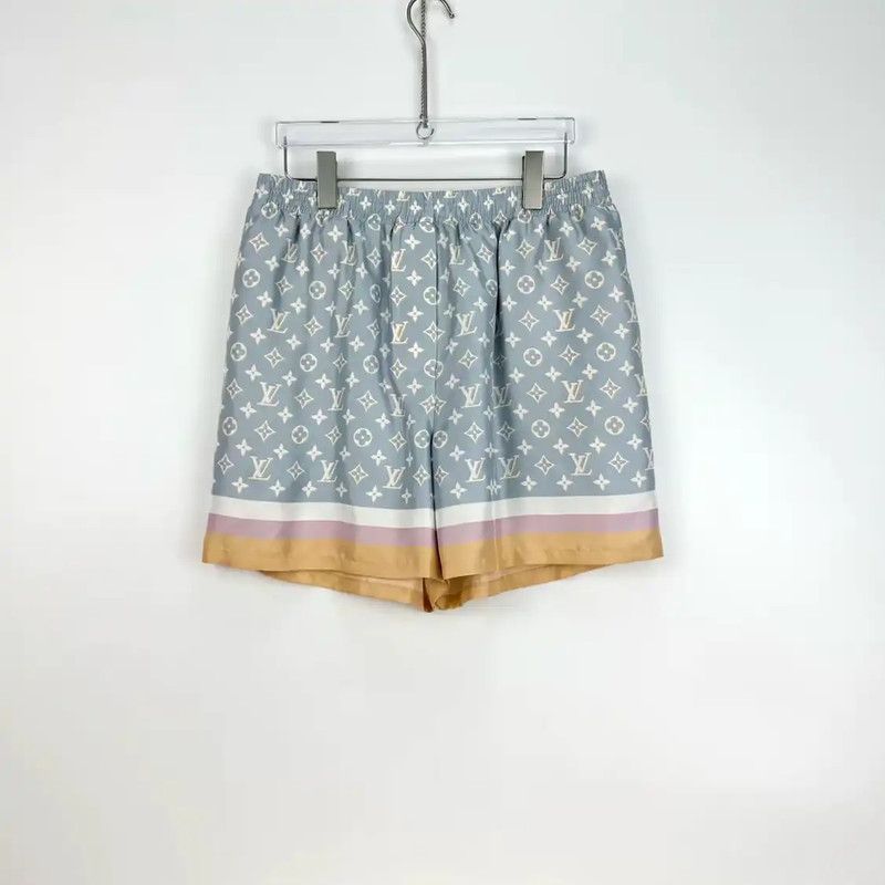Louis Vuitton Louis Vuitton Multi-Color Women's Shorts Size S 0089 Size 24" / US 00 / IT 34 - 1 Thumbnail