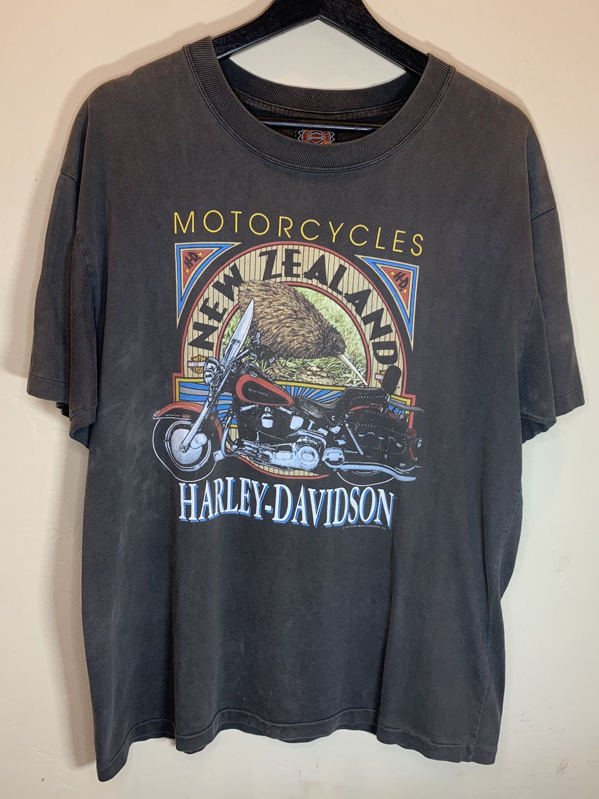 Harley Davidson *RARE* Vintage 90’s Harley Davidson New Zealand Kiwi T-Shirt Size US L / EU 52-54 / 3 - 1 Thumbnail